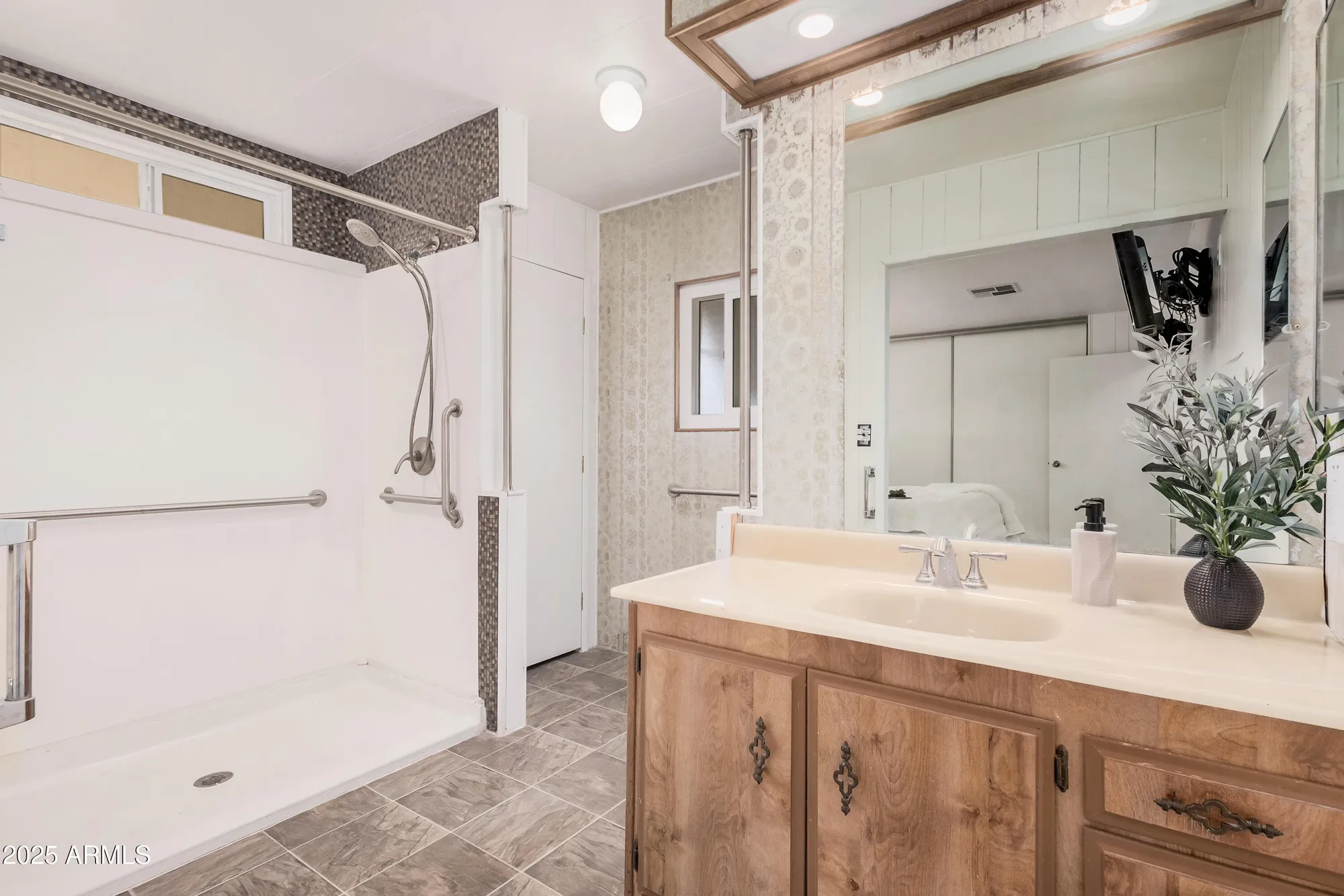 Property Slideshow image 17 of 30 | 506 s 83rd pl, Mesa, AZ, 85208