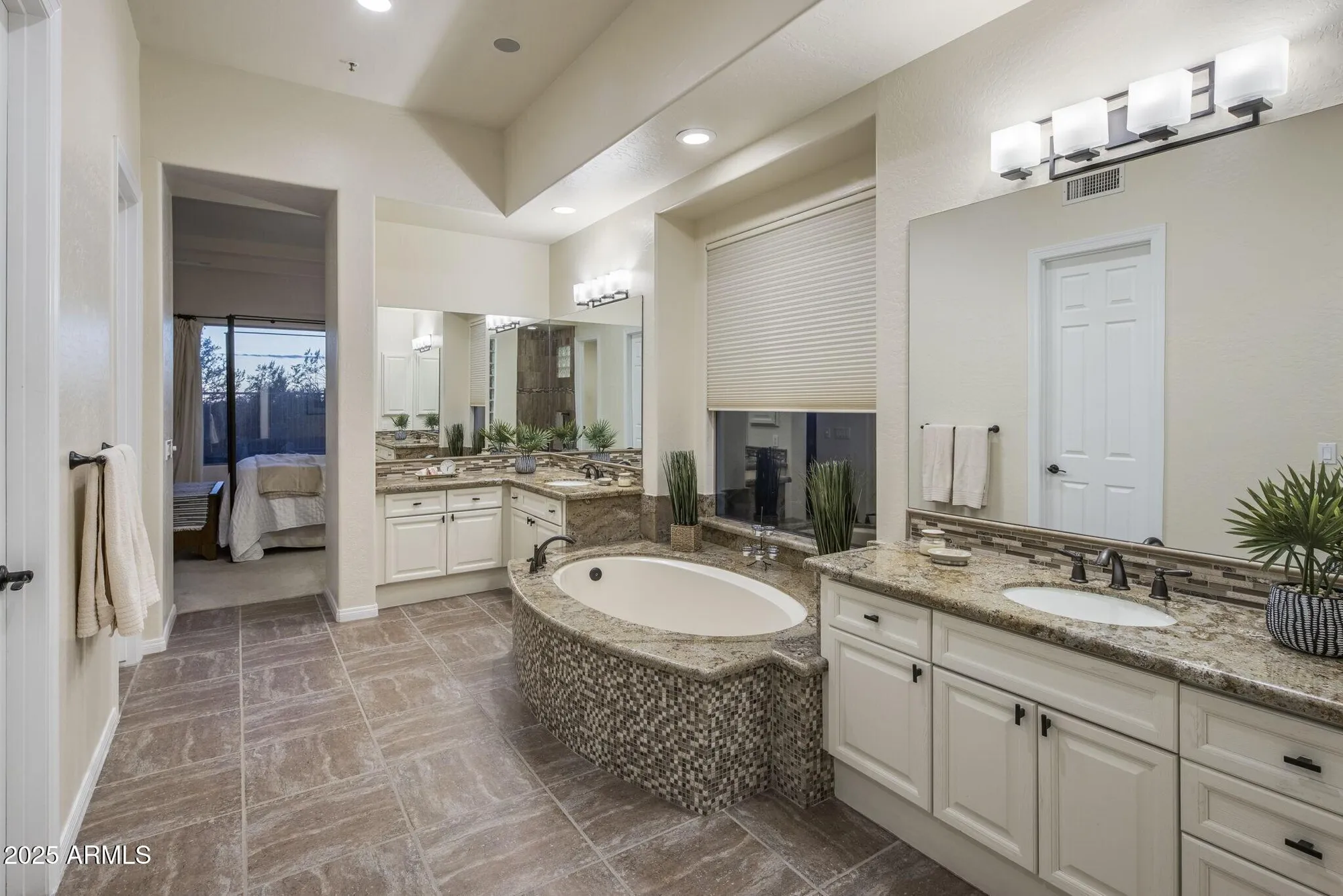 Property Slideshow image 24 of 87 | 33440 n 64th st, Scottsdale, AZ, 85266