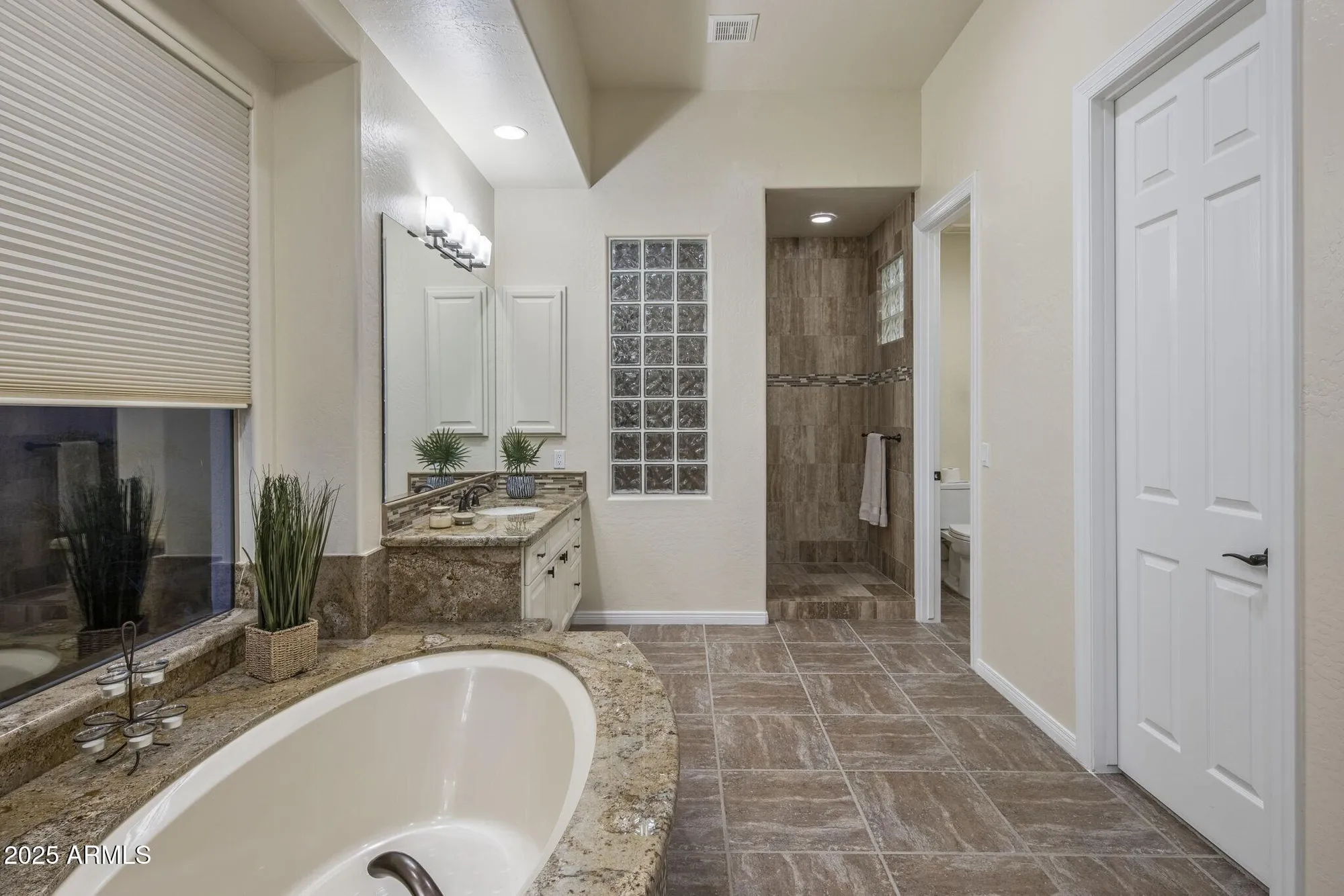 Property Slideshow image 25 of 87 | 33440 n 64th st, Scottsdale, AZ, 85266