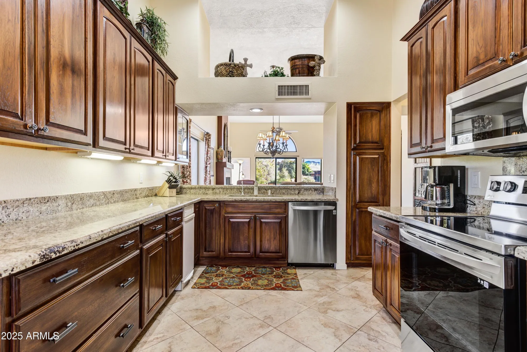 Property Slideshow image 8 of 22 | 25609 n forest rd unit 7, Rio Verde, AZ, 85263