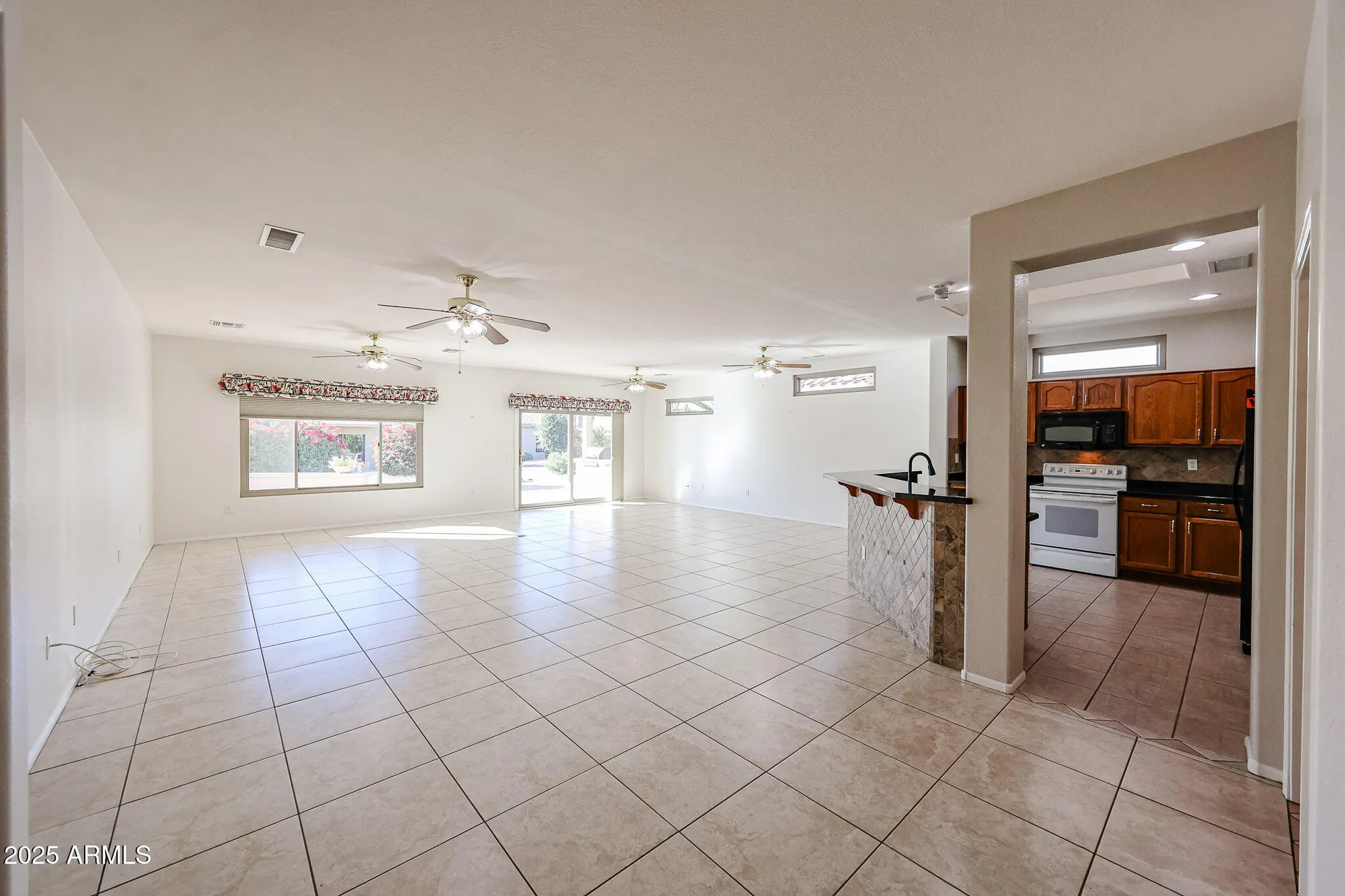 Property Slideshow image 8 of 40 | 16505 w lone tree ct, Surprise, AZ, 85374
