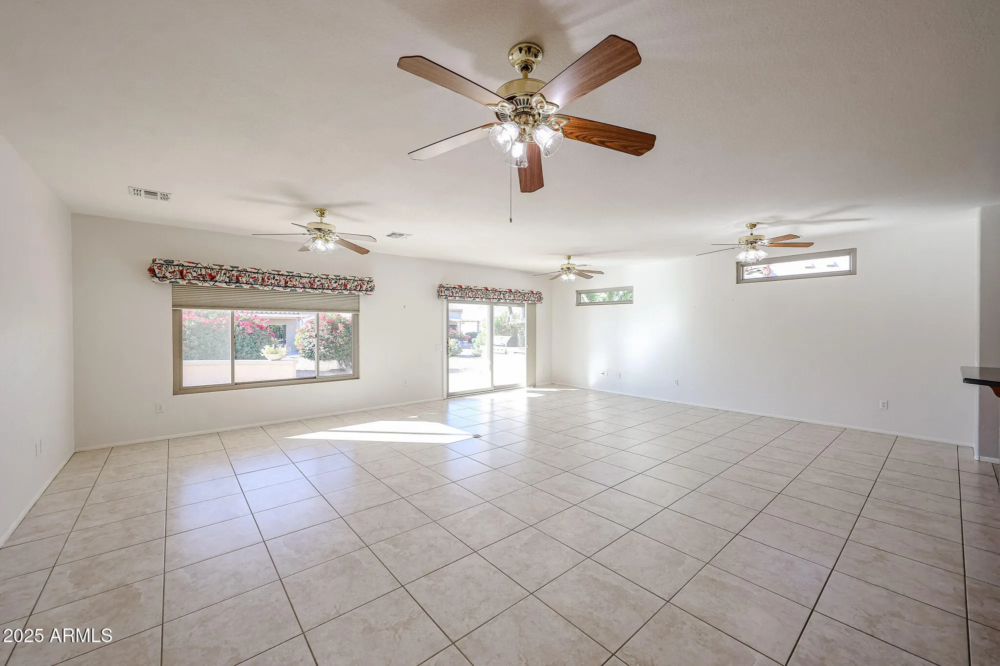 Property Slideshow image 10 of 40 | 16505 w lone tree ct, Surprise, AZ, 85374