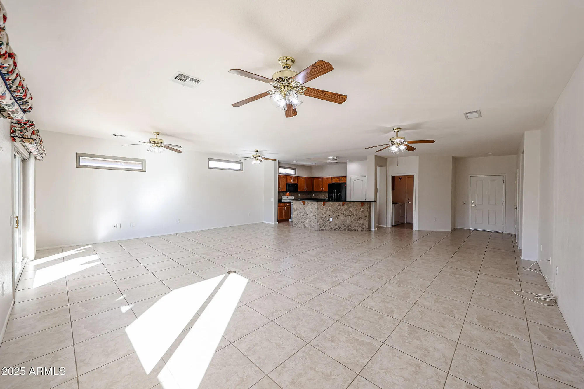 Property Slideshow image 14 of 40 | 16505 w lone tree ct, Surprise, AZ, 85374