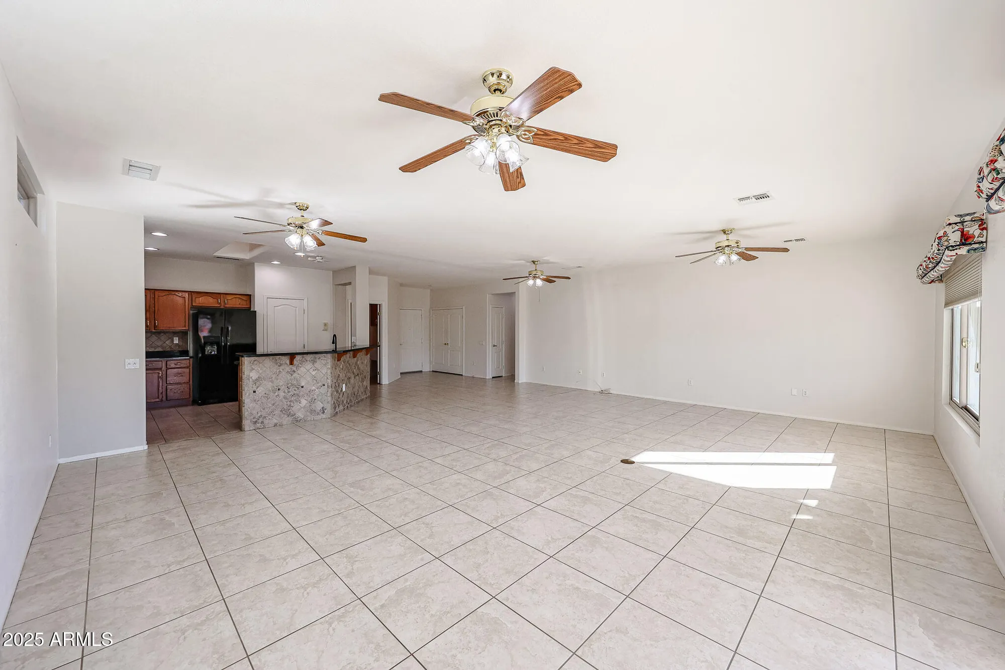 Property Slideshow image 12 of 40 | 16505 w lone tree ct, Surprise, AZ, 85374