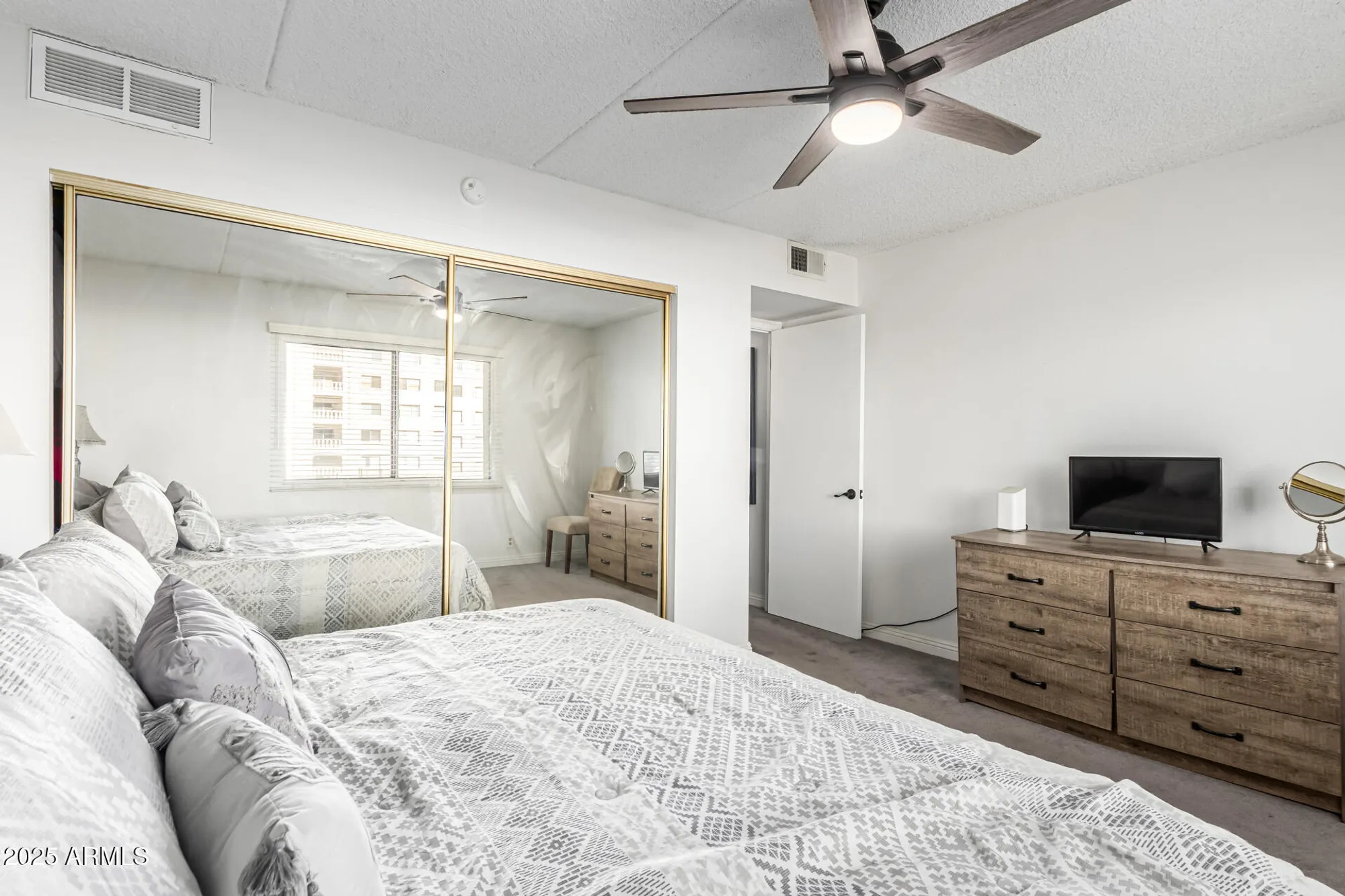 Property Slideshow image 5 of 12 | 7910 e camelback rd 203, Scottsdale, AZ, 85251