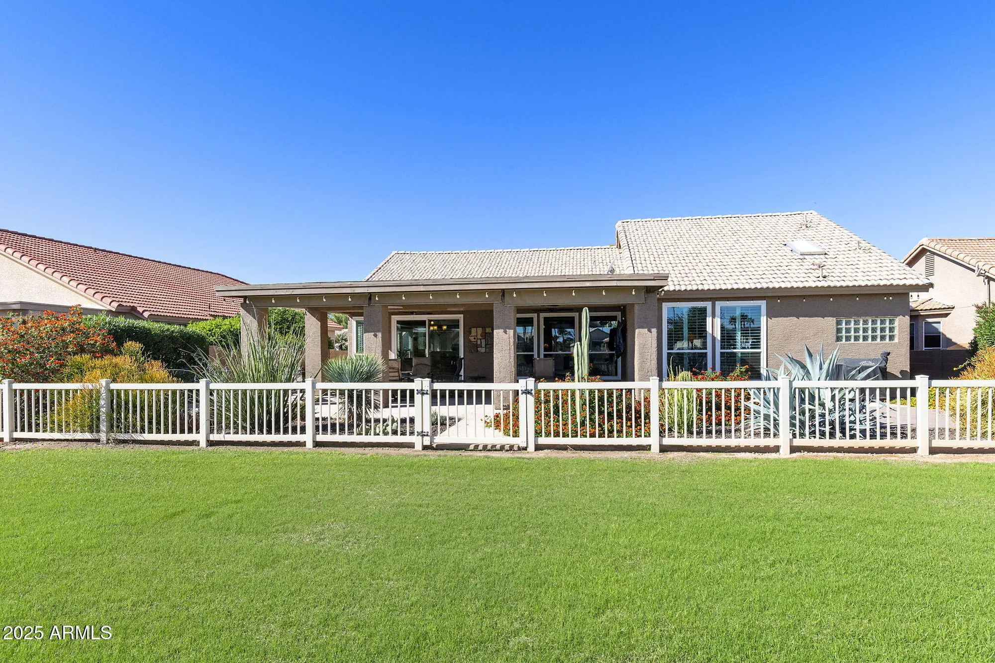 Property Slideshow image 52 of 79 | 26001 s flame tree dr, Sun Lakes, AZ, 85248