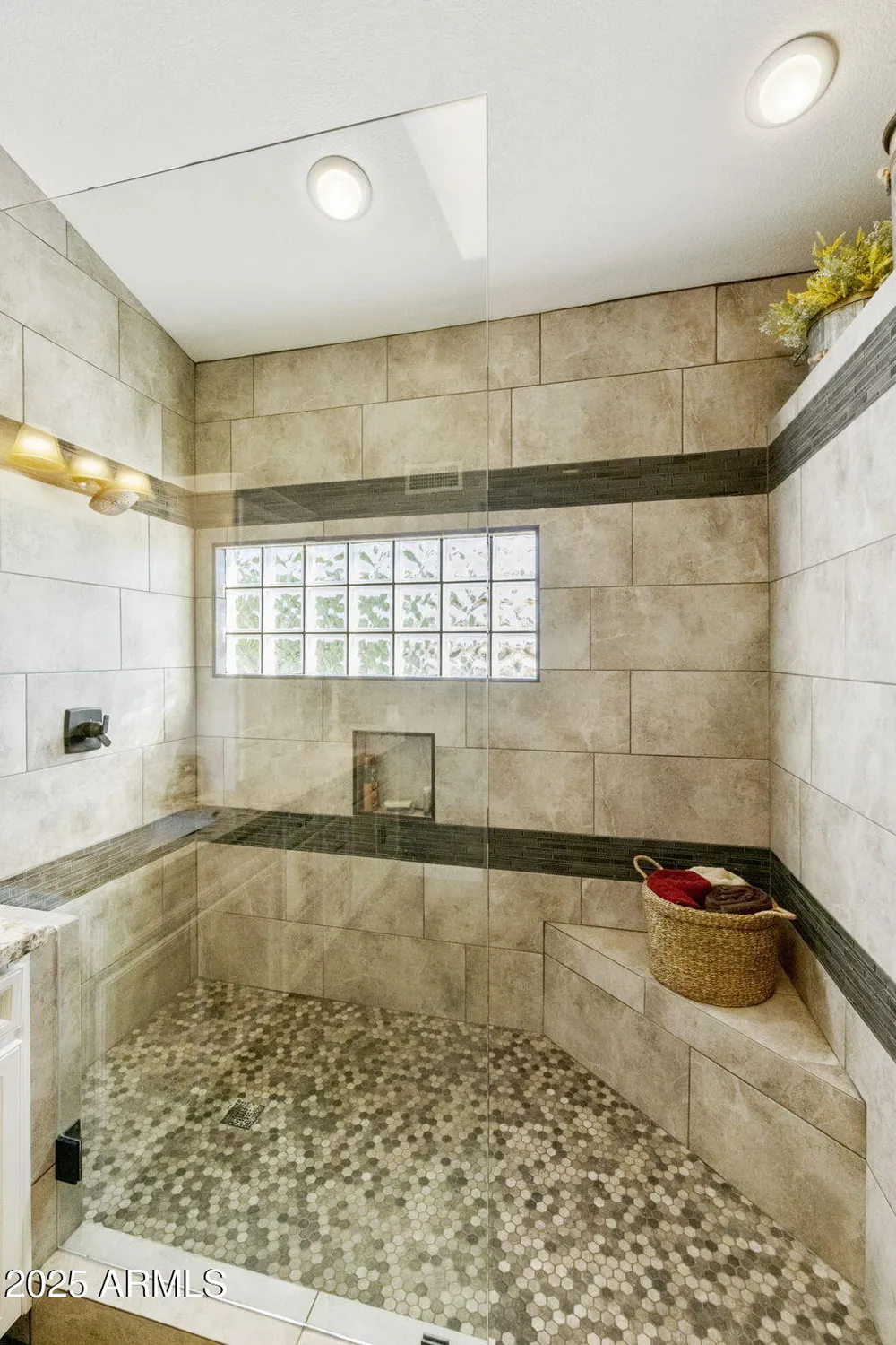 Property Slideshow image 27 of 79 | 26001 s flame tree dr, Sun Lakes, AZ, 85248