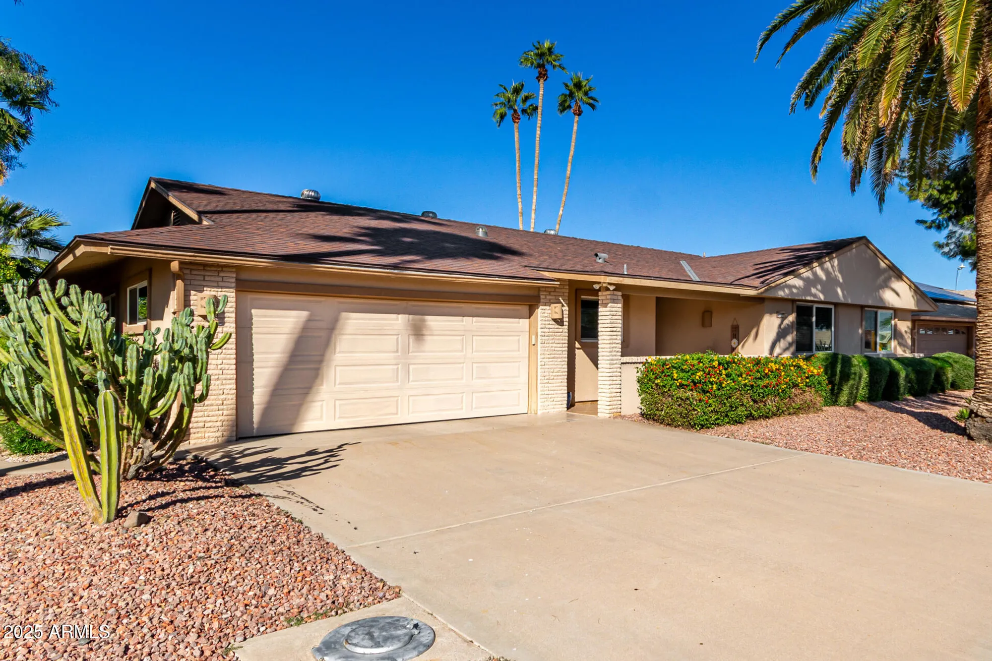 Property Slideshow image 2 of 29 | 10720 w saratoga cir, Sun City, AZ, 85351