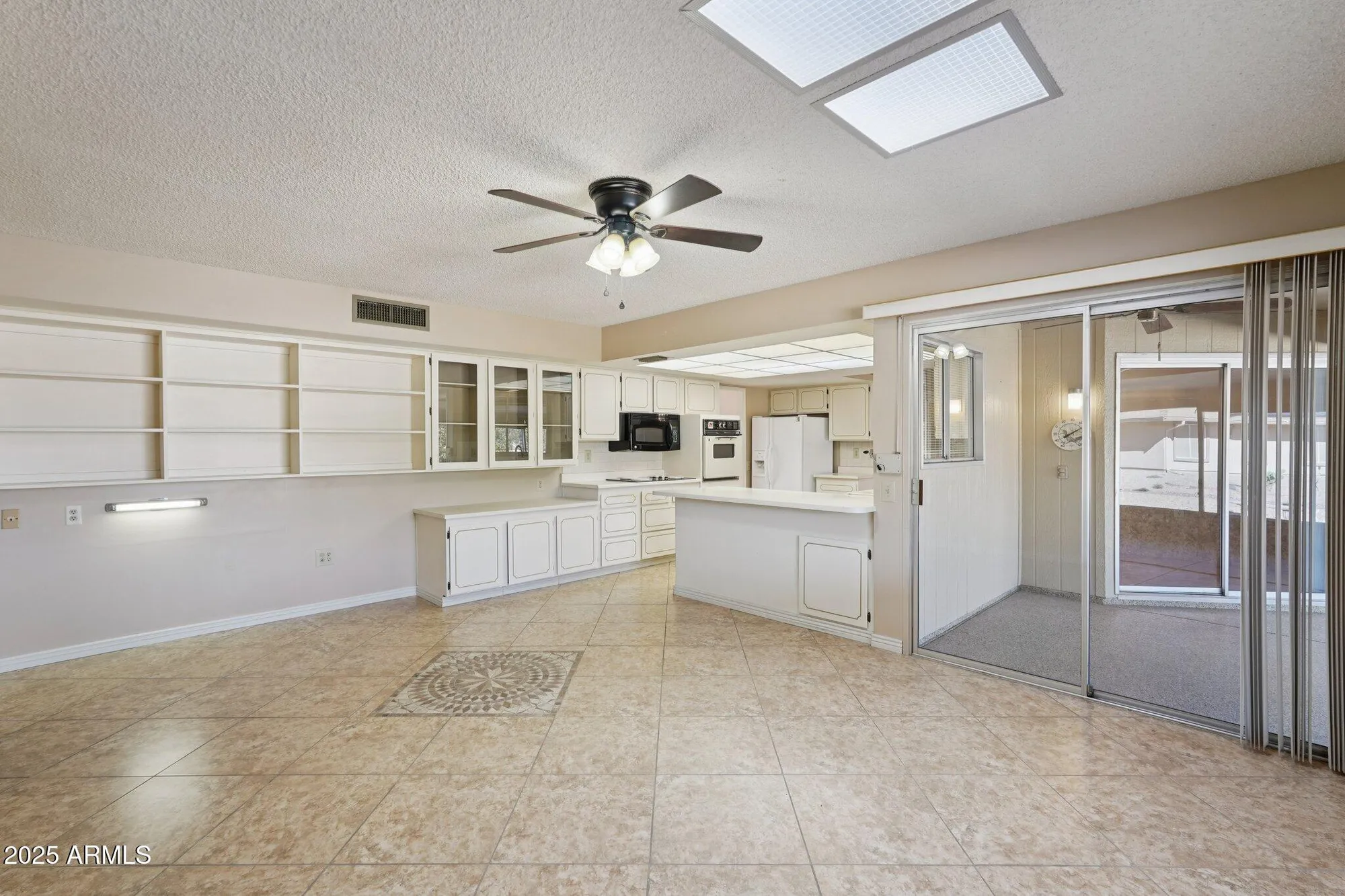 Property Slideshow image 14 of 40 | 17818 n buntline dr, Sun City West, AZ, 85375