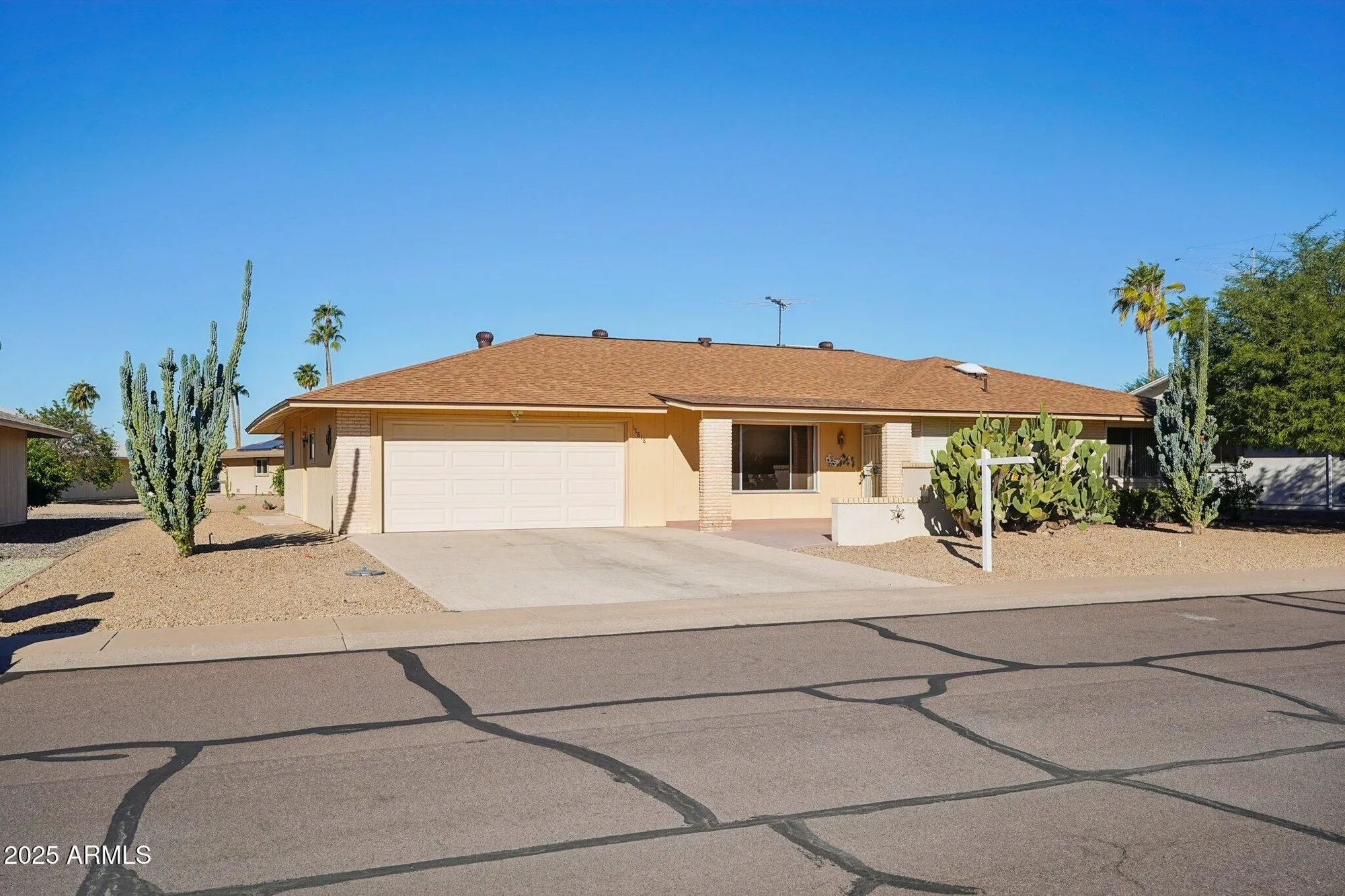 Property Slideshow image 6 of 40 | 17818 n buntline dr, Sun City West, AZ, 85375