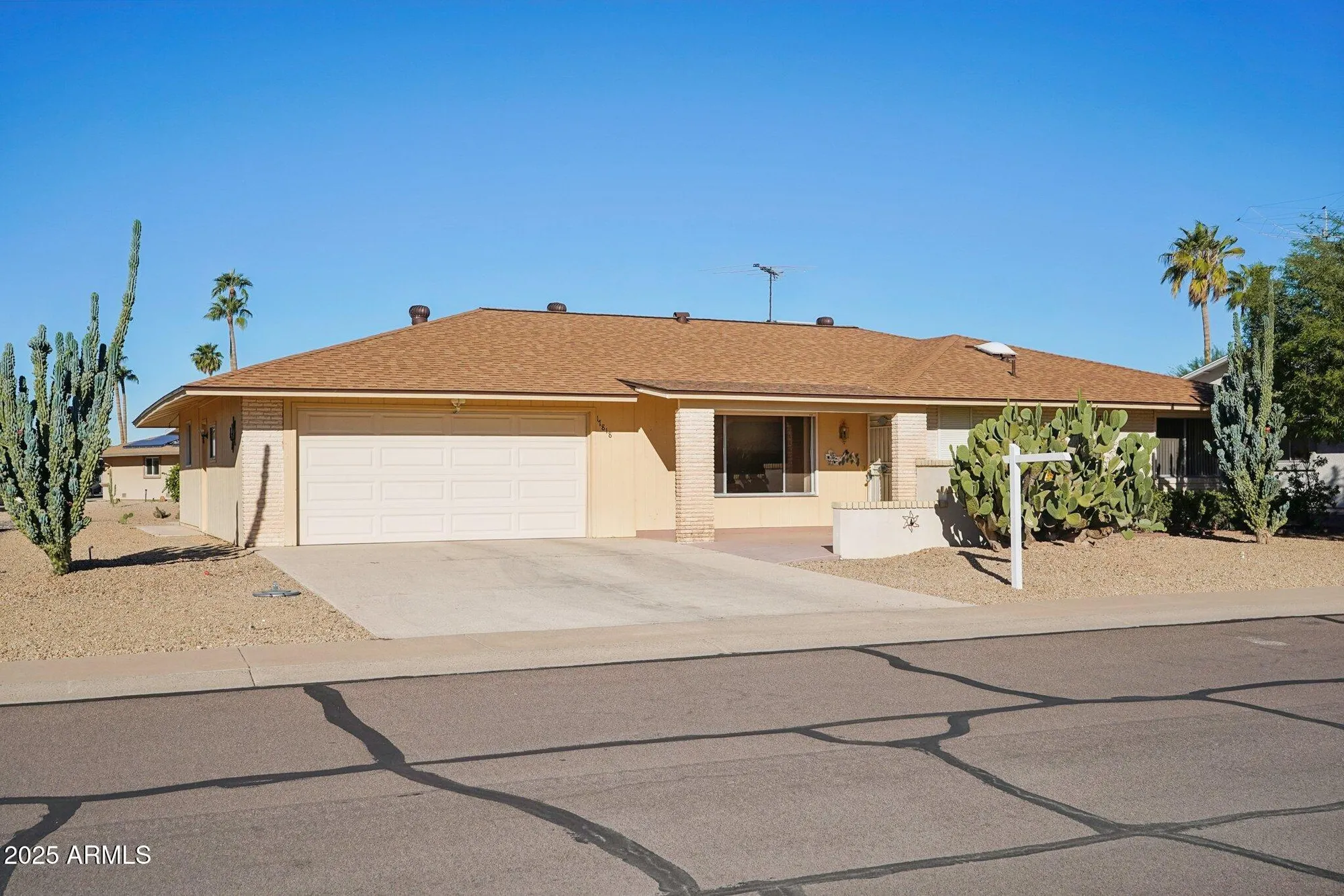 Property Slideshow image 11 of 40 | 17818 n buntline dr, Sun City West, AZ, 85375