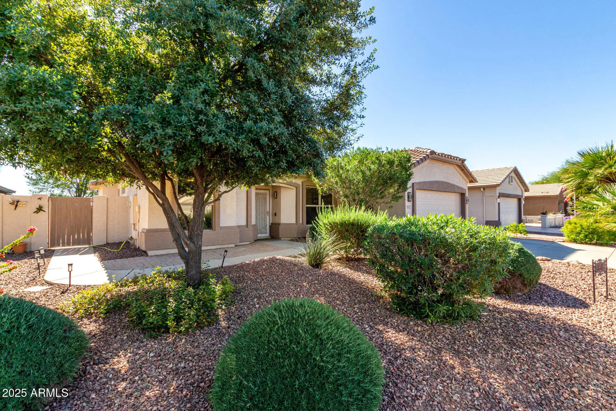 Property Slideshow image 3 of 38 | 3211 e gleneagle dr, Chandler, AZ, 85249