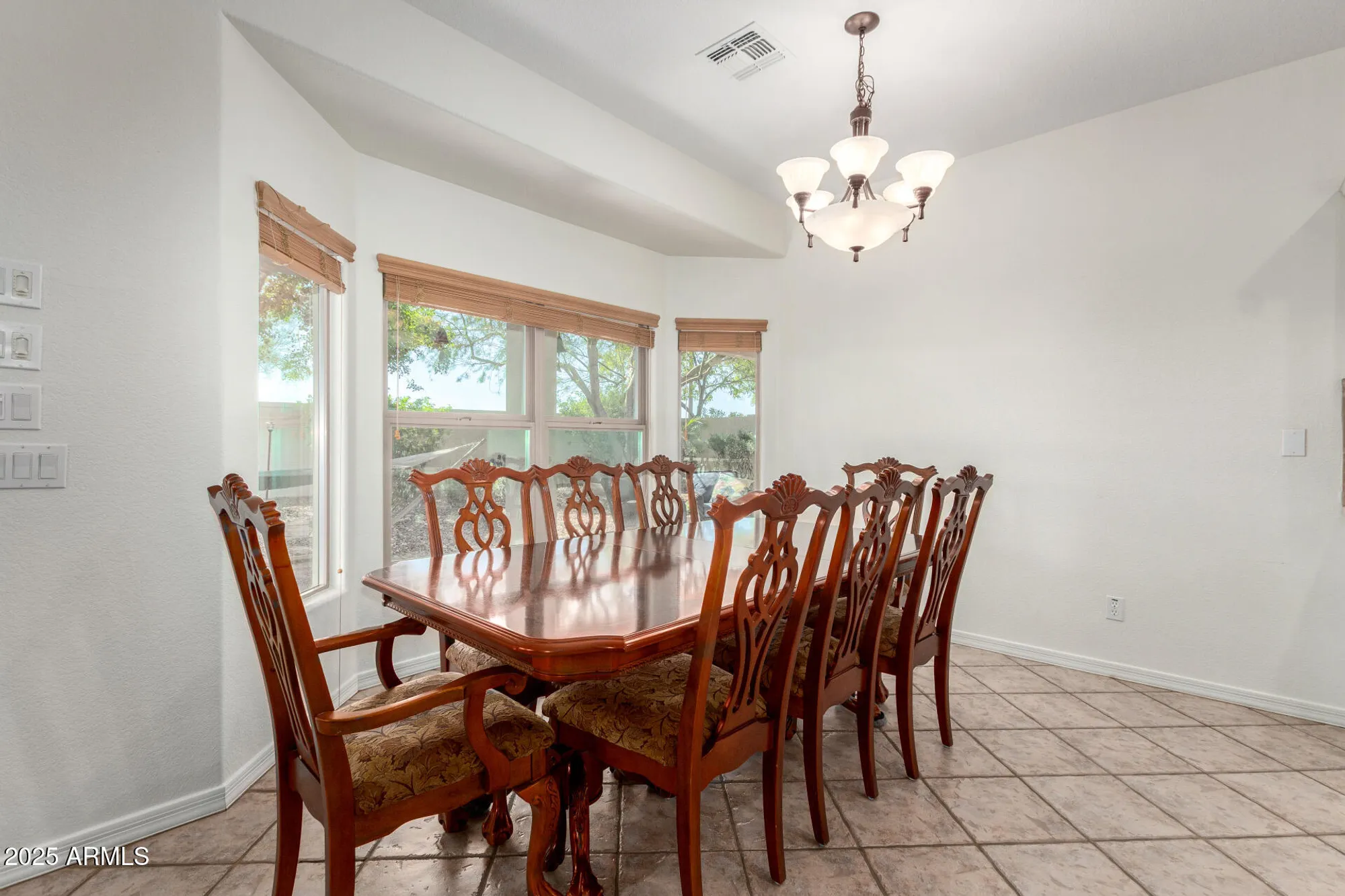 Property Slideshow image 7 of 38 | 3211 e gleneagle dr, Chandler, AZ, 85249