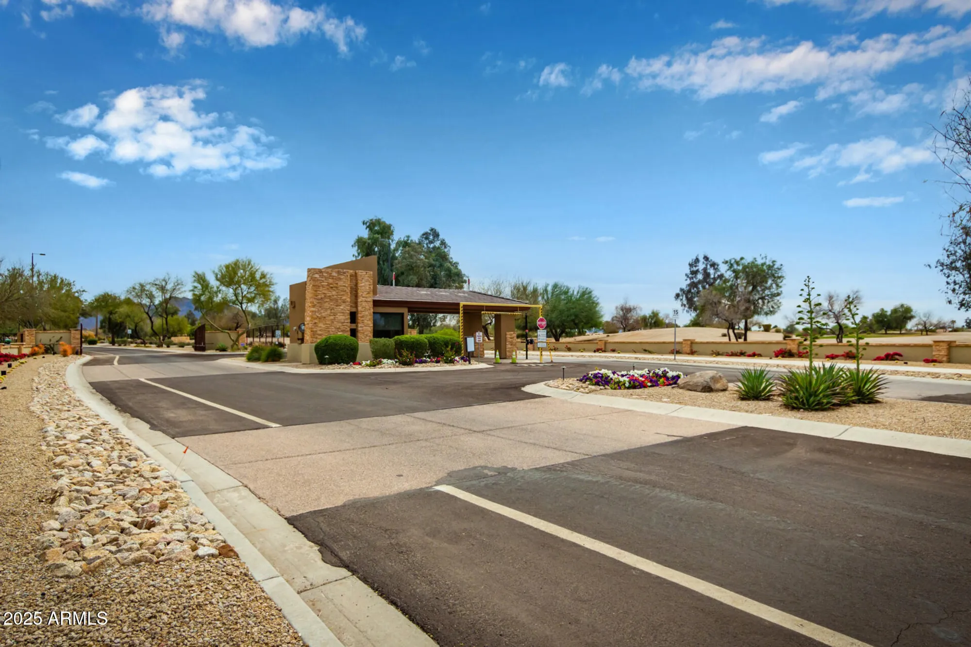 Property Slideshow image 28 of 38 | 3211 e gleneagle dr, Chandler, AZ, 85249