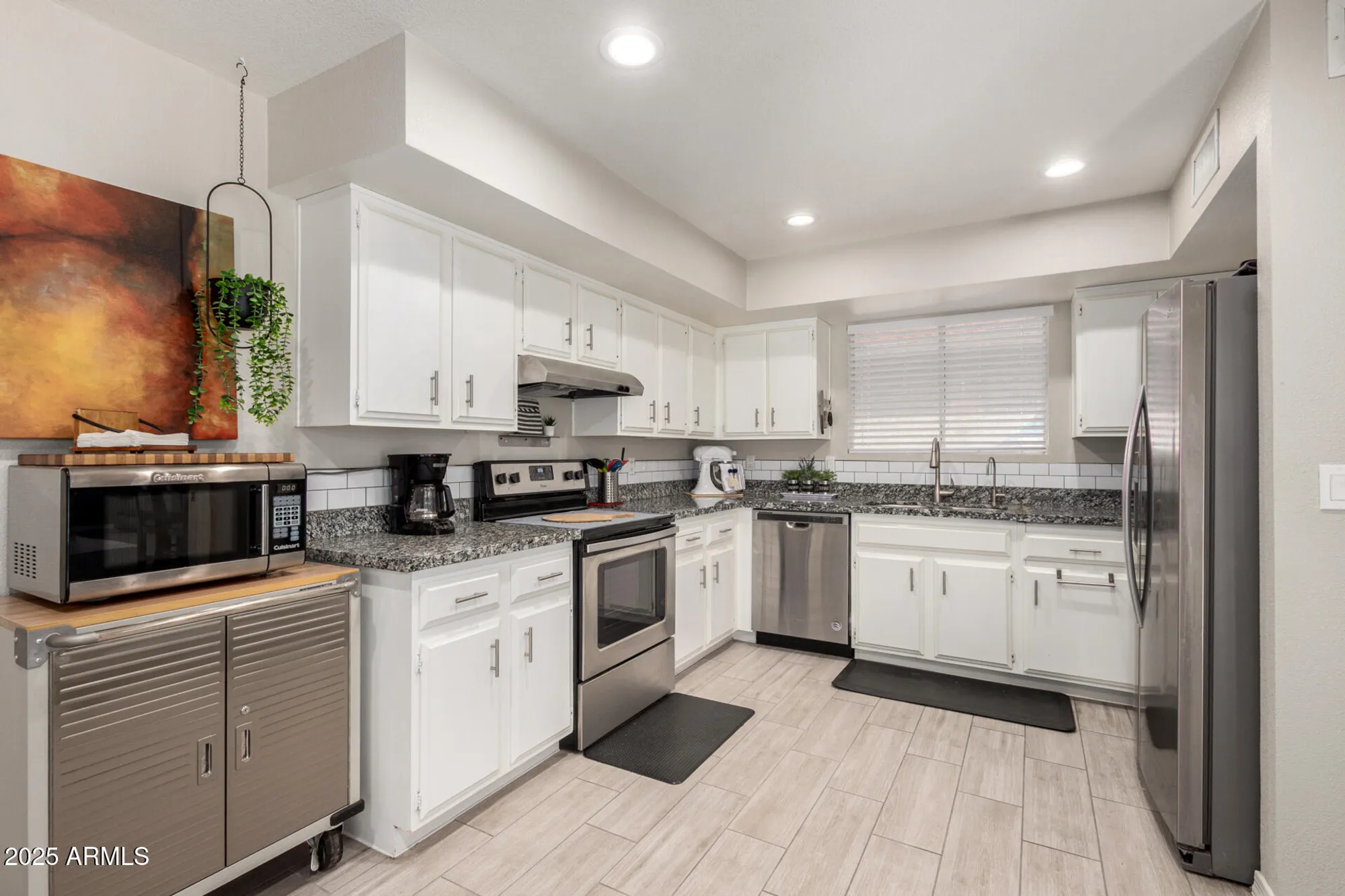 Property Slideshow image 9 of 39 | 26213 s eastlake dr, Sun Lakes, AZ, 85248