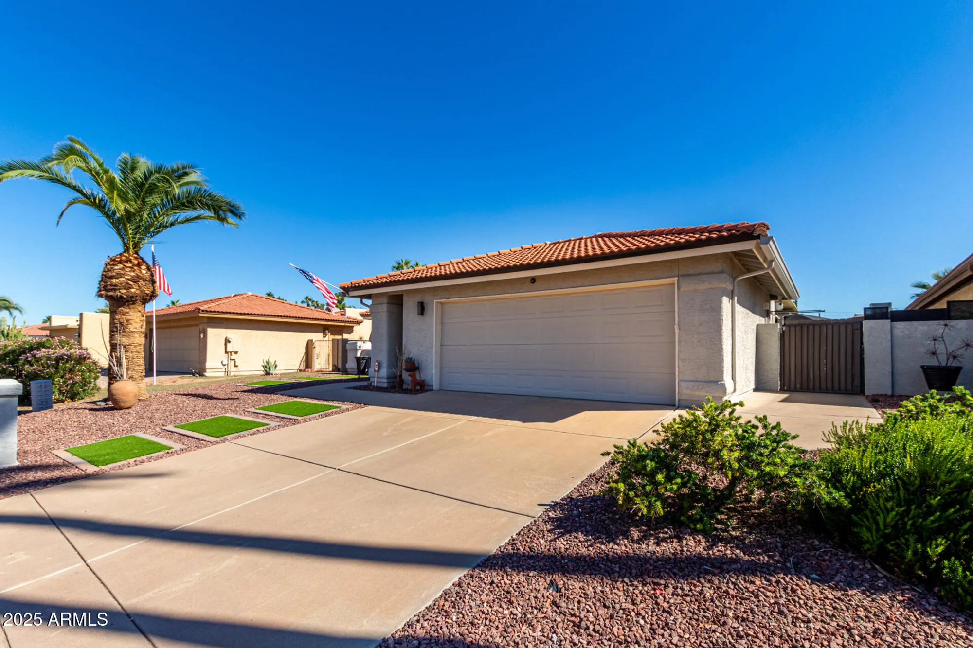 Property Slideshow image 2 of 39 | 26213 s eastlake dr, Sun Lakes, AZ, 85248