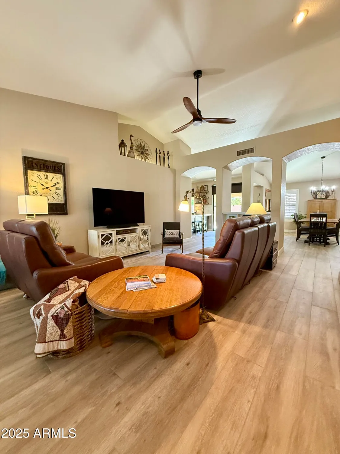 Property Slideshow image 3 of 34 | 9627 w menadota dr, Peoria, AZ, 85382