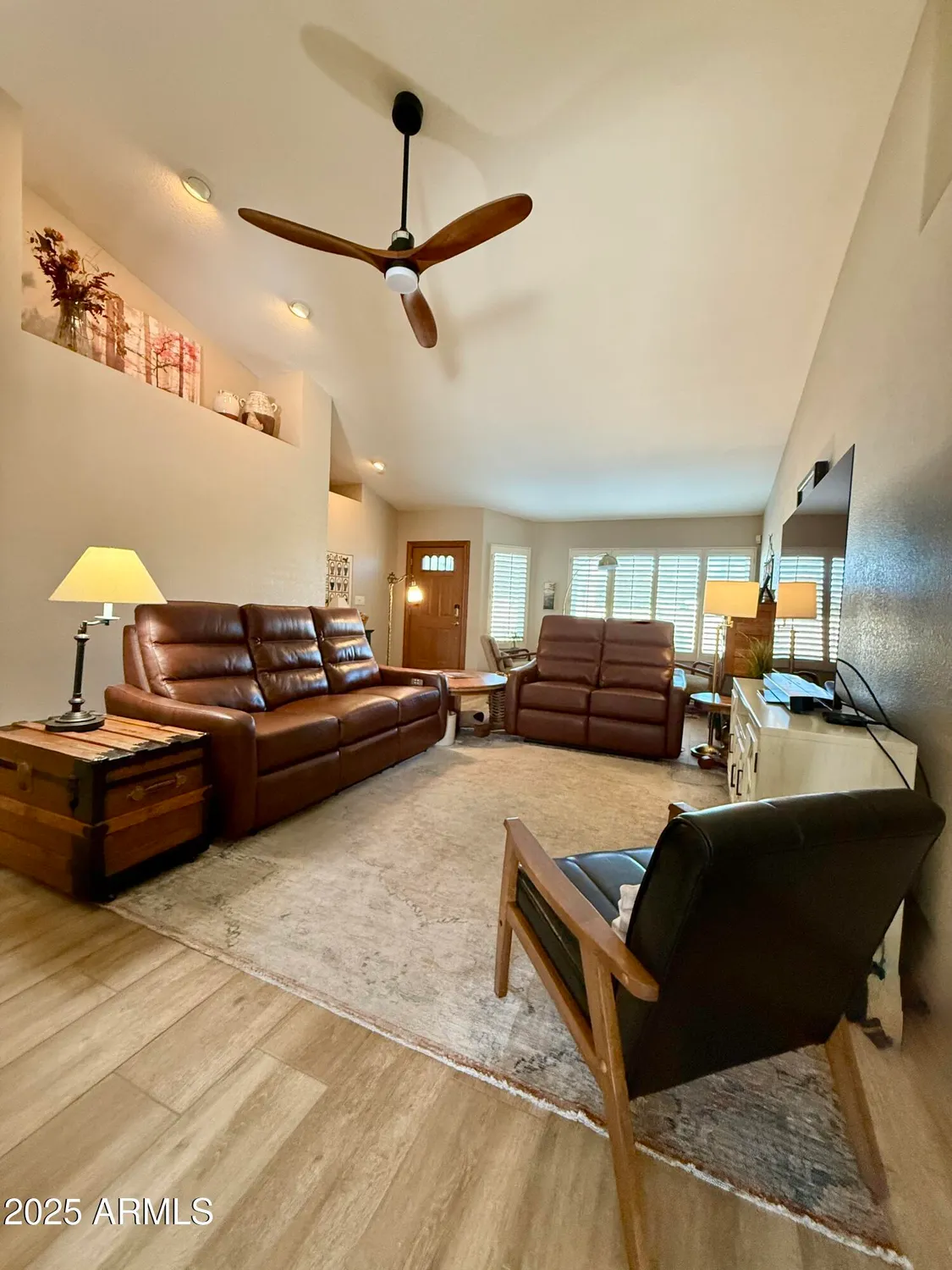 Property Slideshow image 4 of 34 | 9627 w menadota dr, Peoria, AZ, 85382