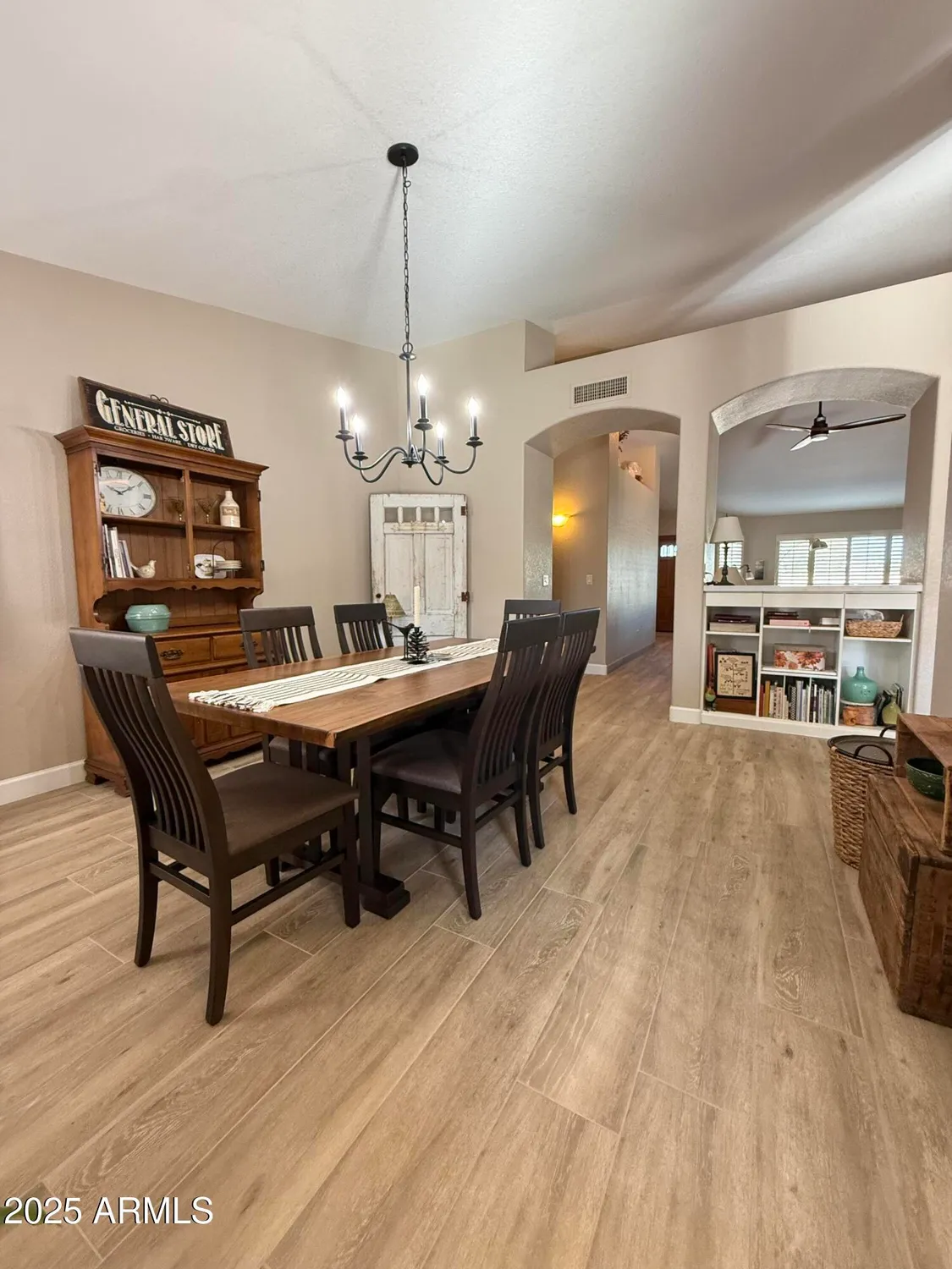 Property Slideshow image 14 of 34 | 9627 w menadota dr, Peoria, AZ, 85382