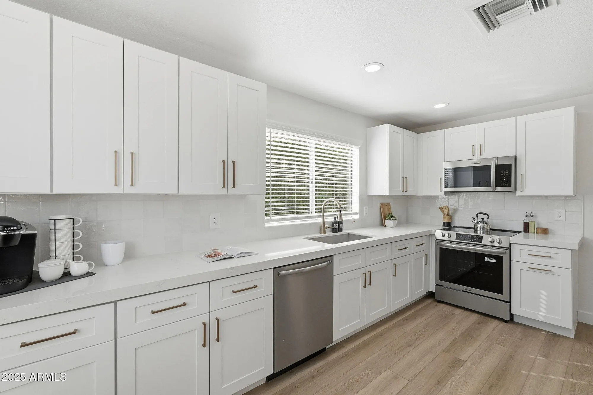 Property Slideshow image 6 of 39 | 26434 s ribbonwood dr, Sun Lakes, AZ, 85248