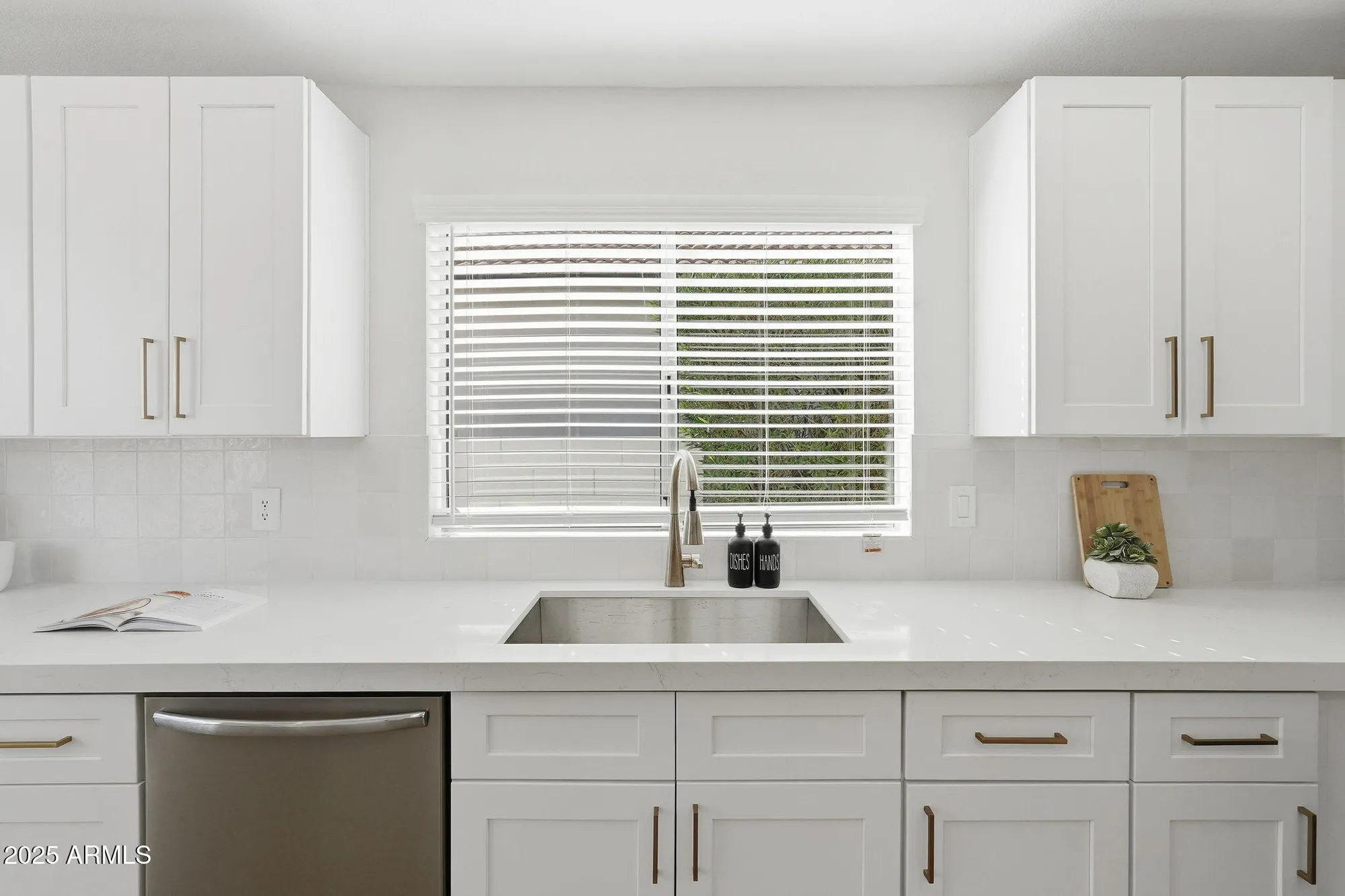 Property Slideshow image 7 of 39 | 26434 s ribbonwood dr, Sun Lakes, AZ, 85248