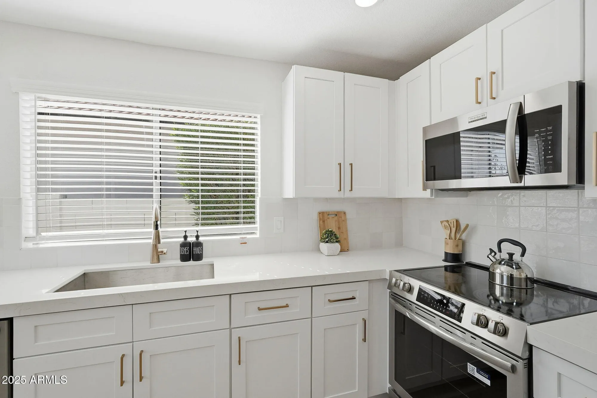 Property Slideshow image 8 of 39 | 26434 s ribbonwood dr, Sun Lakes, AZ, 85248