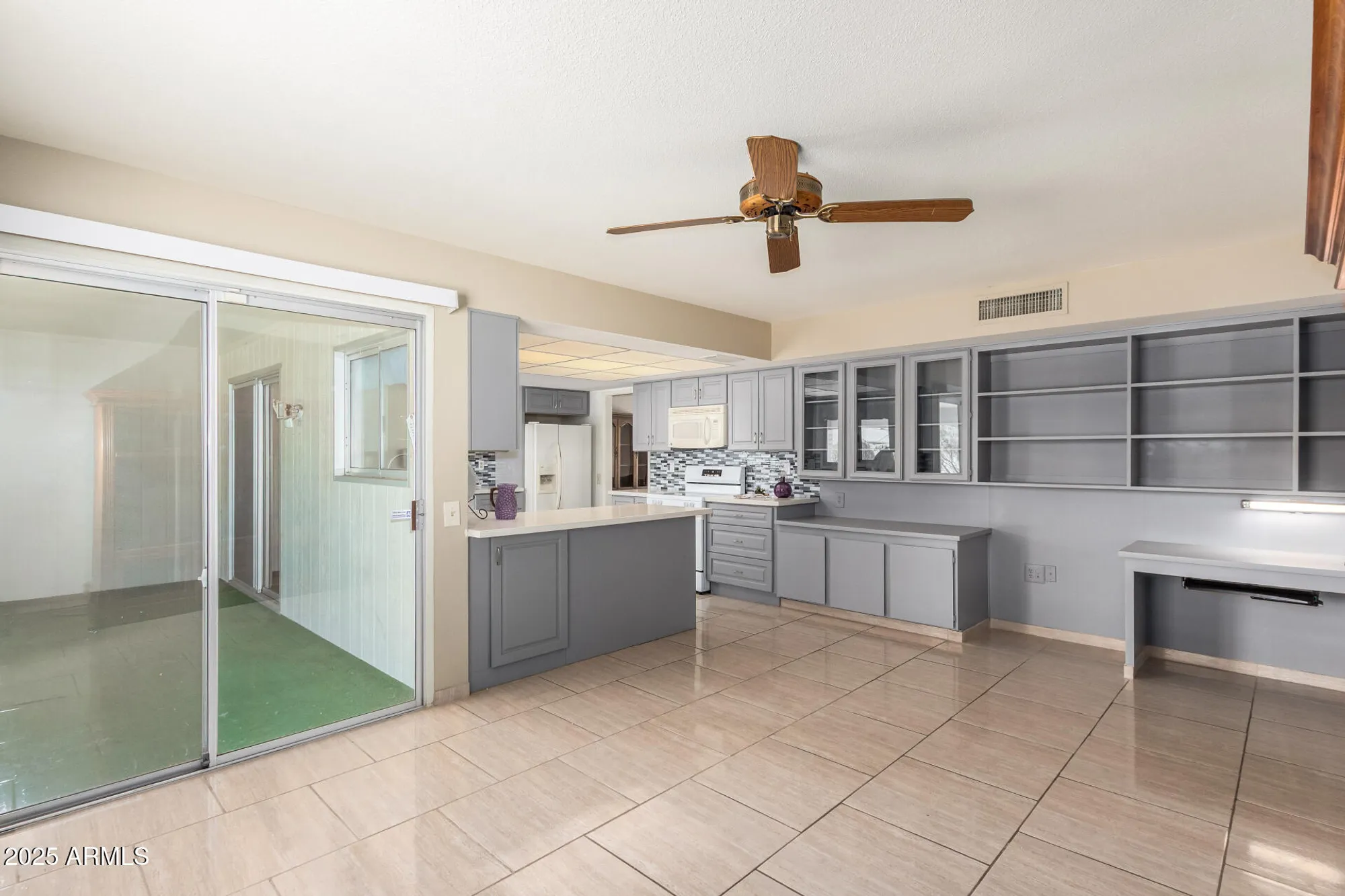 Property Slideshow image 12 of 32 | 12819 n sun valley dr, Sun City, AZ, 85351