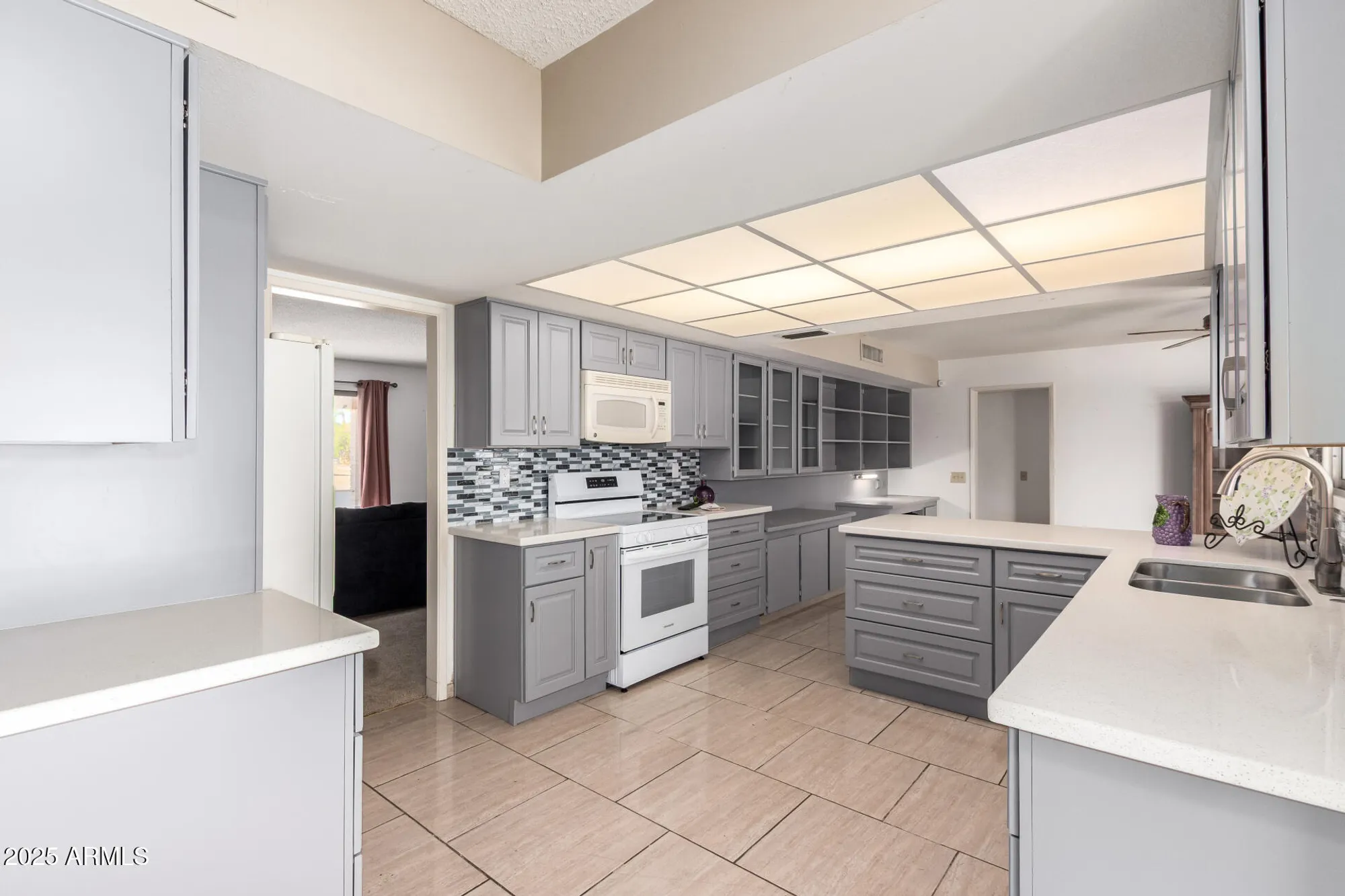 Property Slideshow image 18 of 32 | 12819 n sun valley dr, Sun City, AZ, 85351