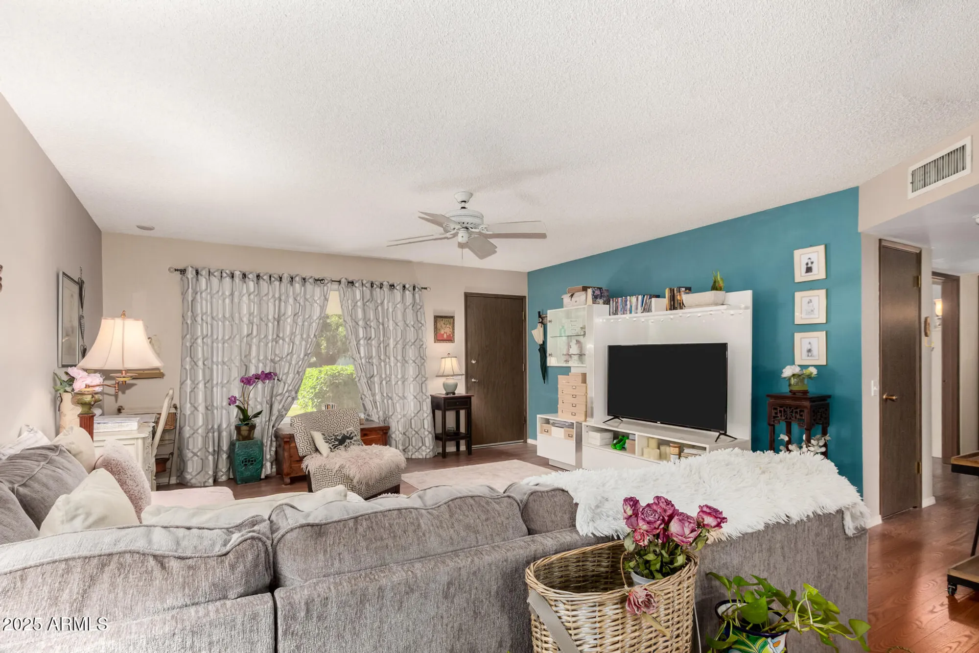 Property Slideshow image 5 of 18 | 10410 w campana dr, Sun City, AZ, 85351