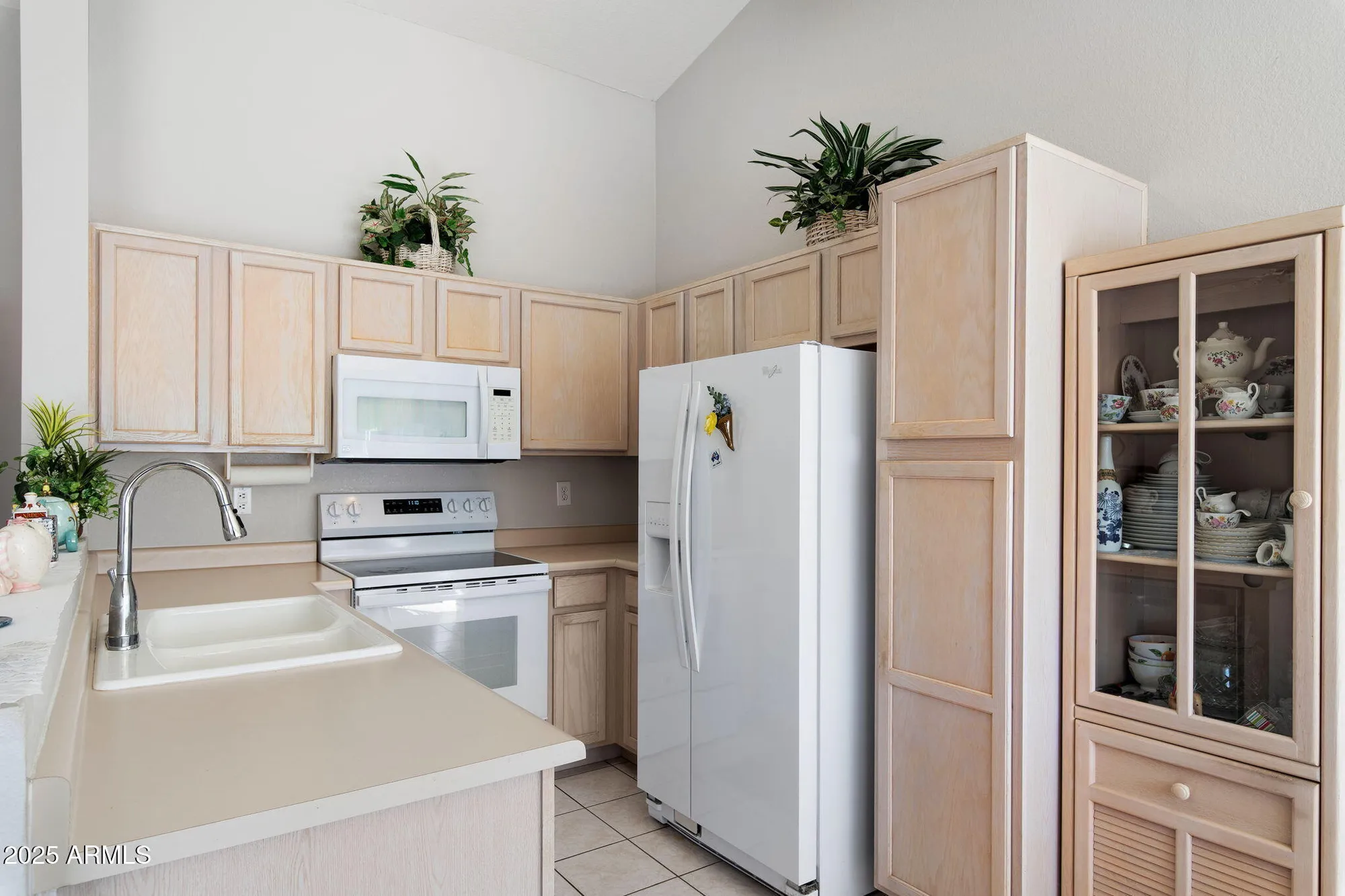 Property Slideshow image 8 of 16 | 1831 e kerby farms rd, Chandler, AZ, 85249