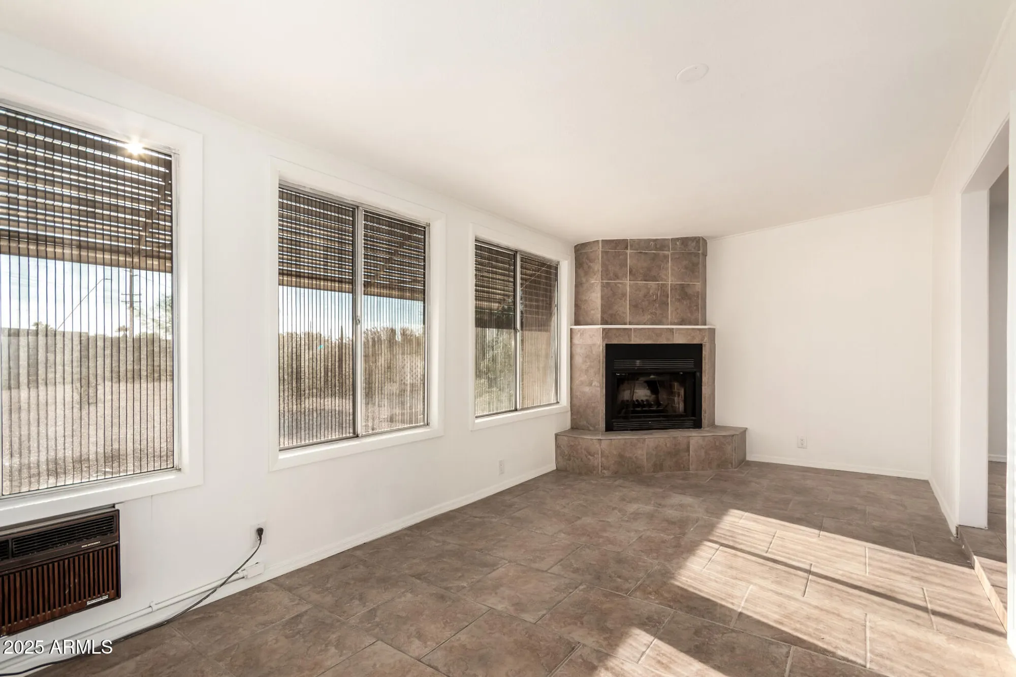 Property Slideshow image 7 of 30 | 1152 s 81st pl, Mesa, AZ, 85208