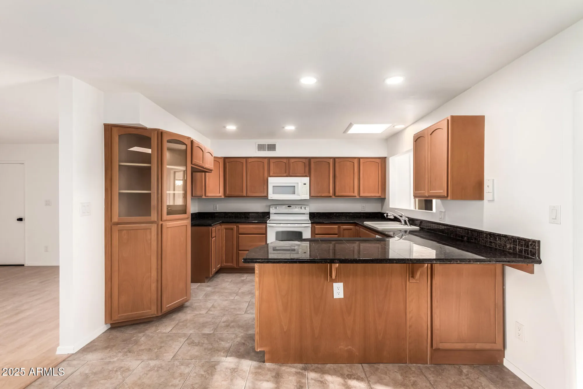 Property Slideshow image 13 of 30 | 1152 s 81st pl, Mesa, AZ, 85208