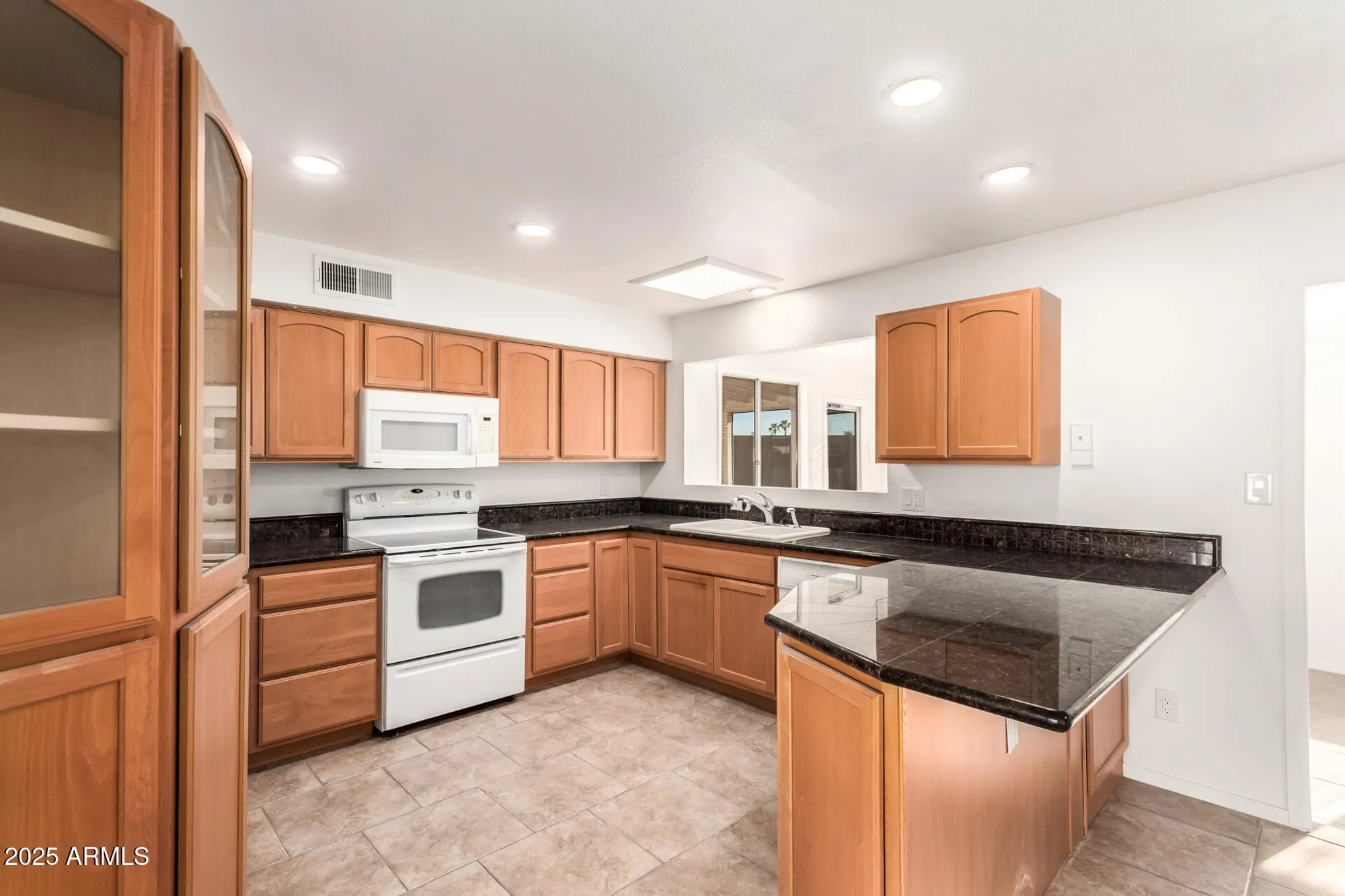 Property Slideshow image 14 of 30 | 1152 s 81st pl, Mesa, AZ, 85208