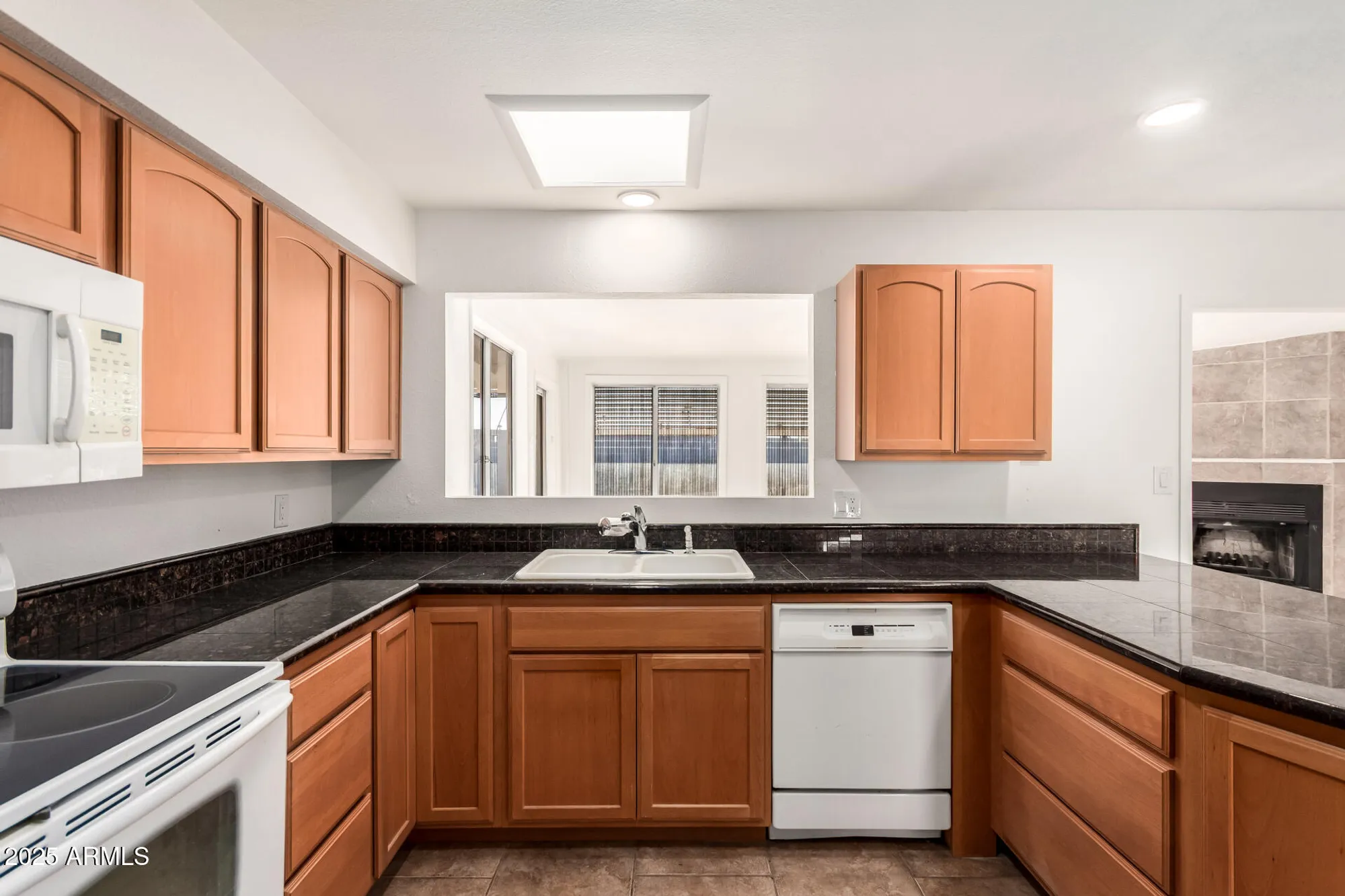 Property Slideshow image 15 of 30 | 1152 s 81st pl, Mesa, AZ, 85208