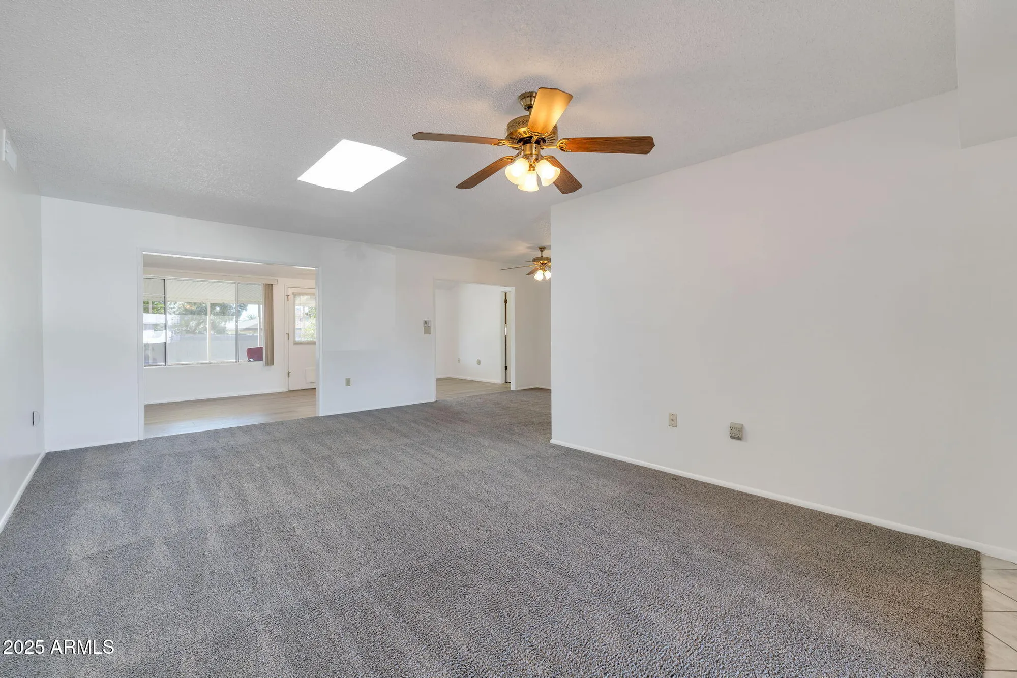 Property Slideshow image 4 of 31 | 10733 w saratoga cir, Sun City, AZ, 85351