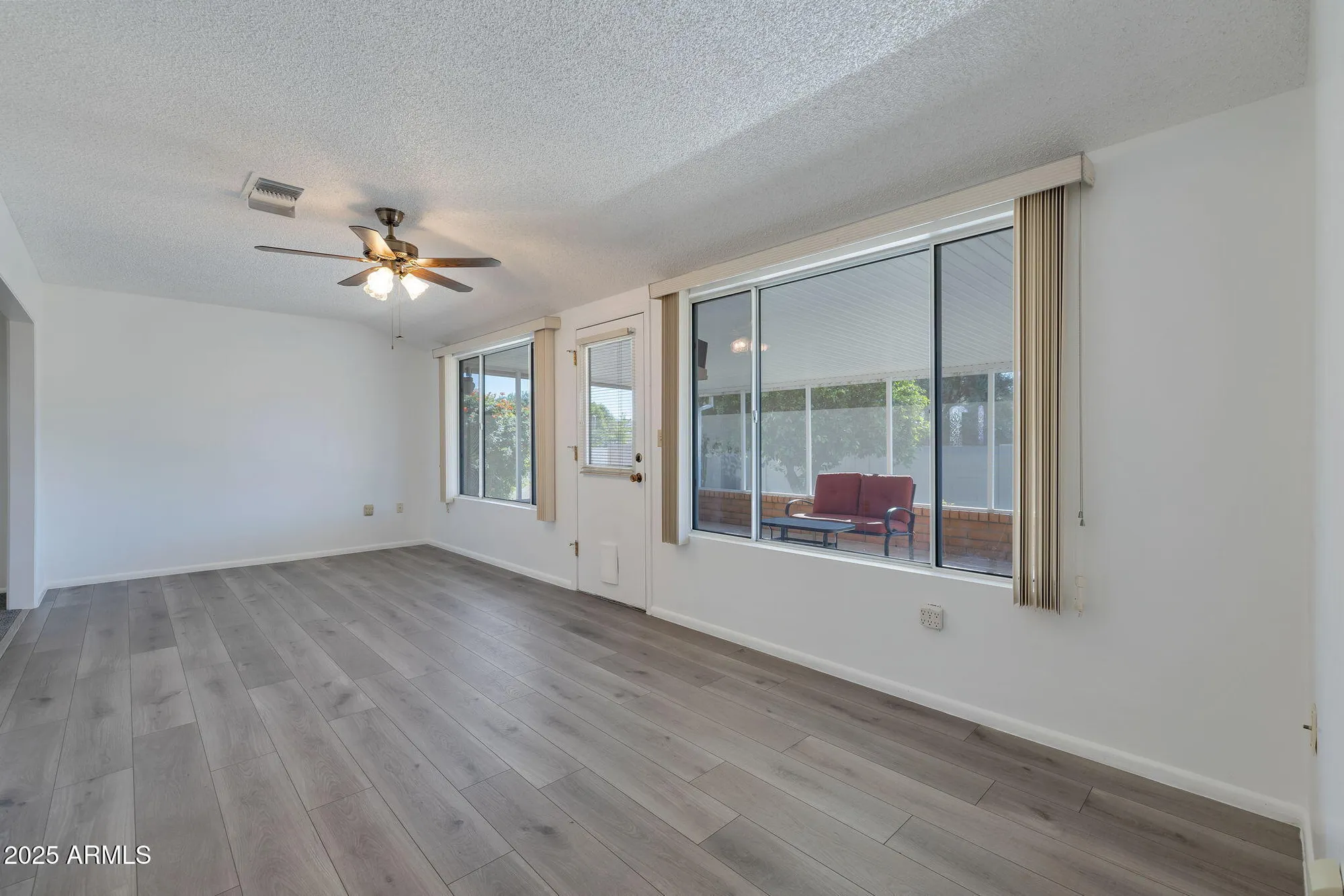 Property Slideshow image 8 of 31 | 10733 w saratoga cir, Sun City, AZ, 85351