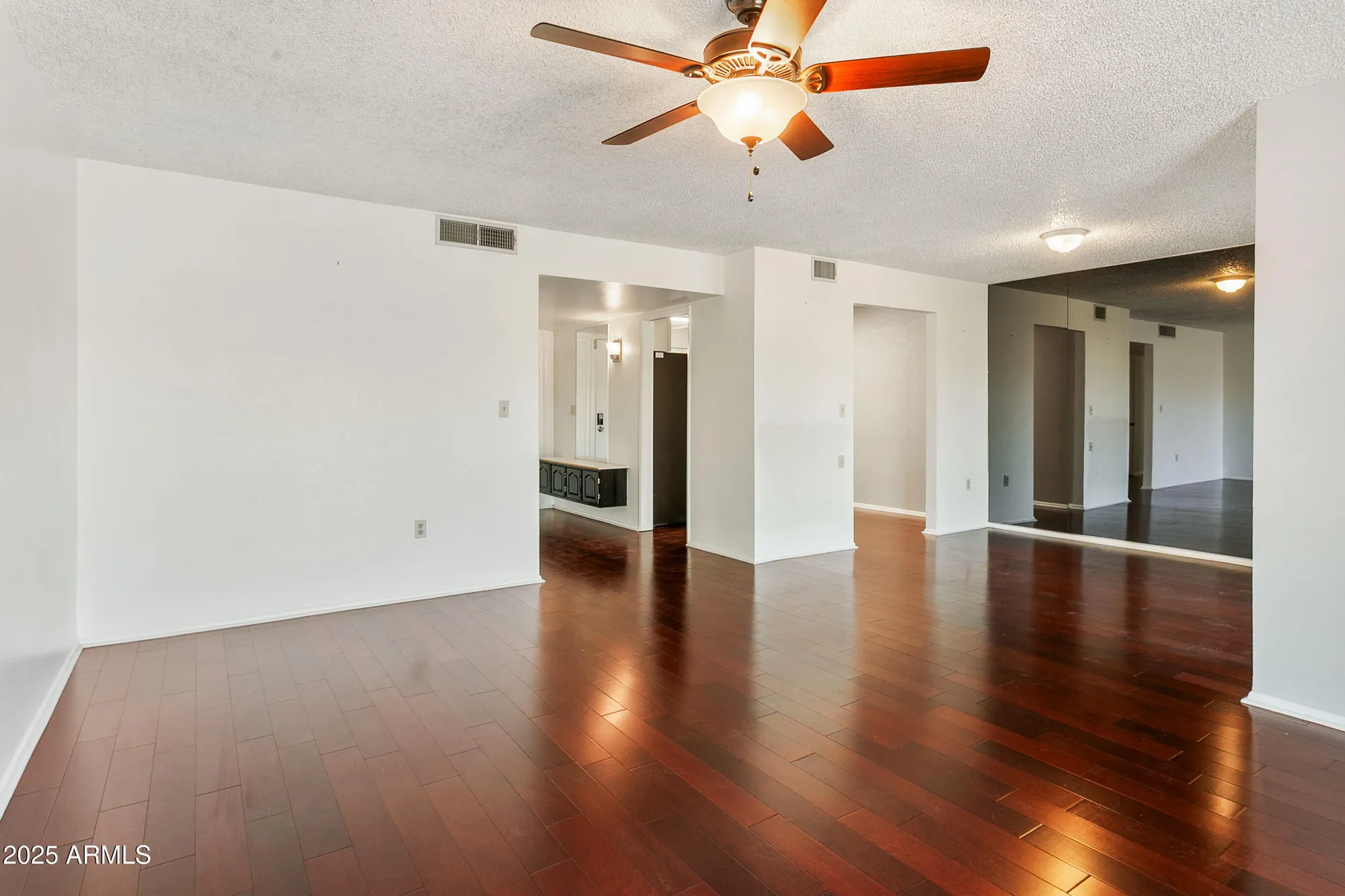 Property Slideshow image 6 of 34 | 9232 w arrowhead dr, Sun City, AZ, 85351