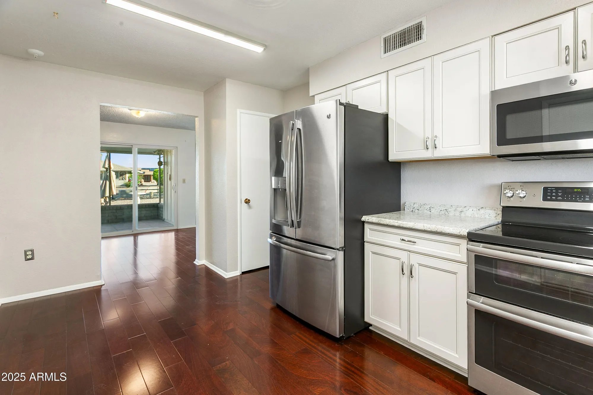 Property Slideshow image 12 of 34 | 9232 w arrowhead dr, Sun City, AZ, 85351