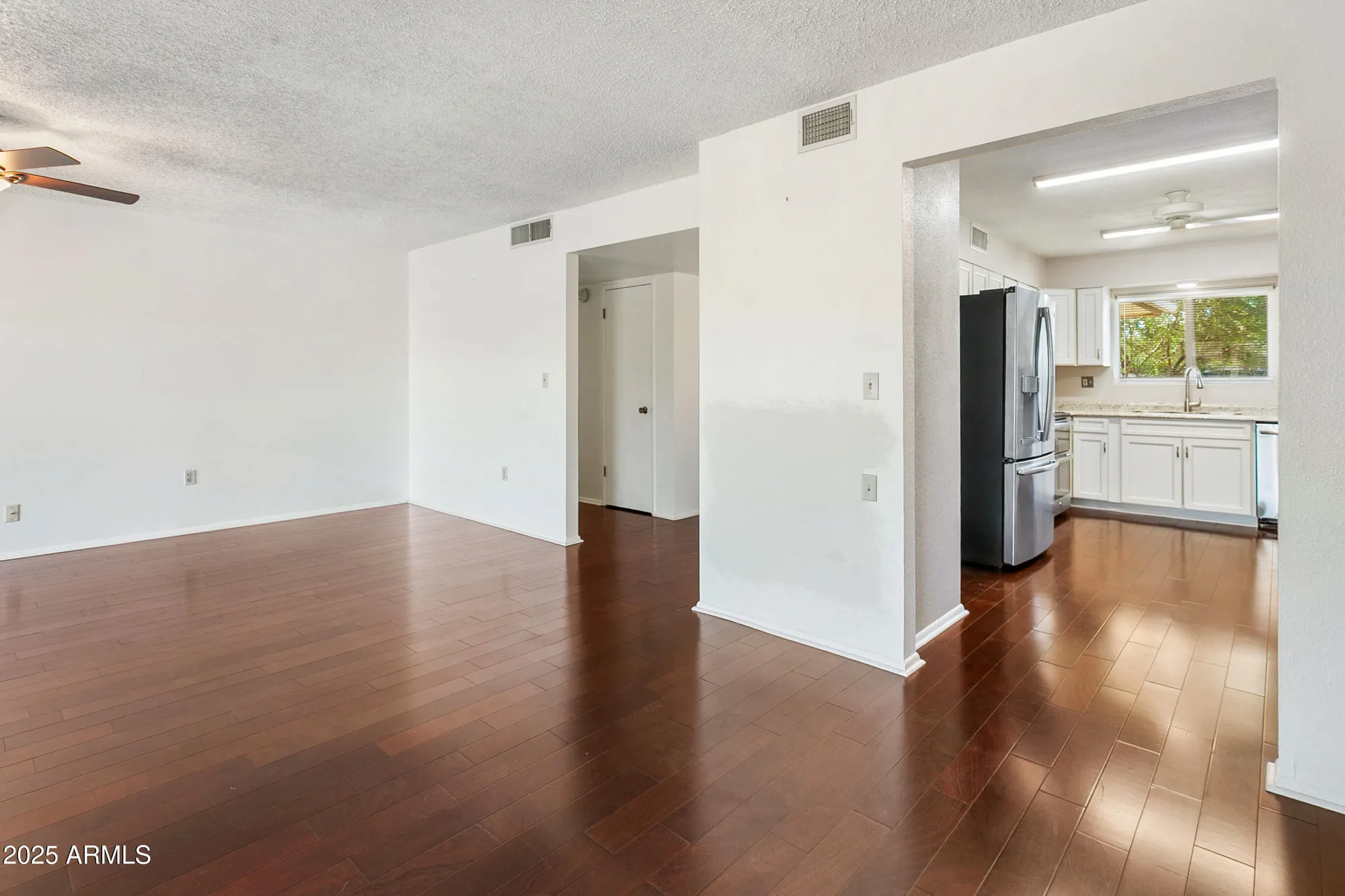 Property Slideshow image 8 of 34 | 9232 w arrowhead dr, Sun City, AZ, 85351