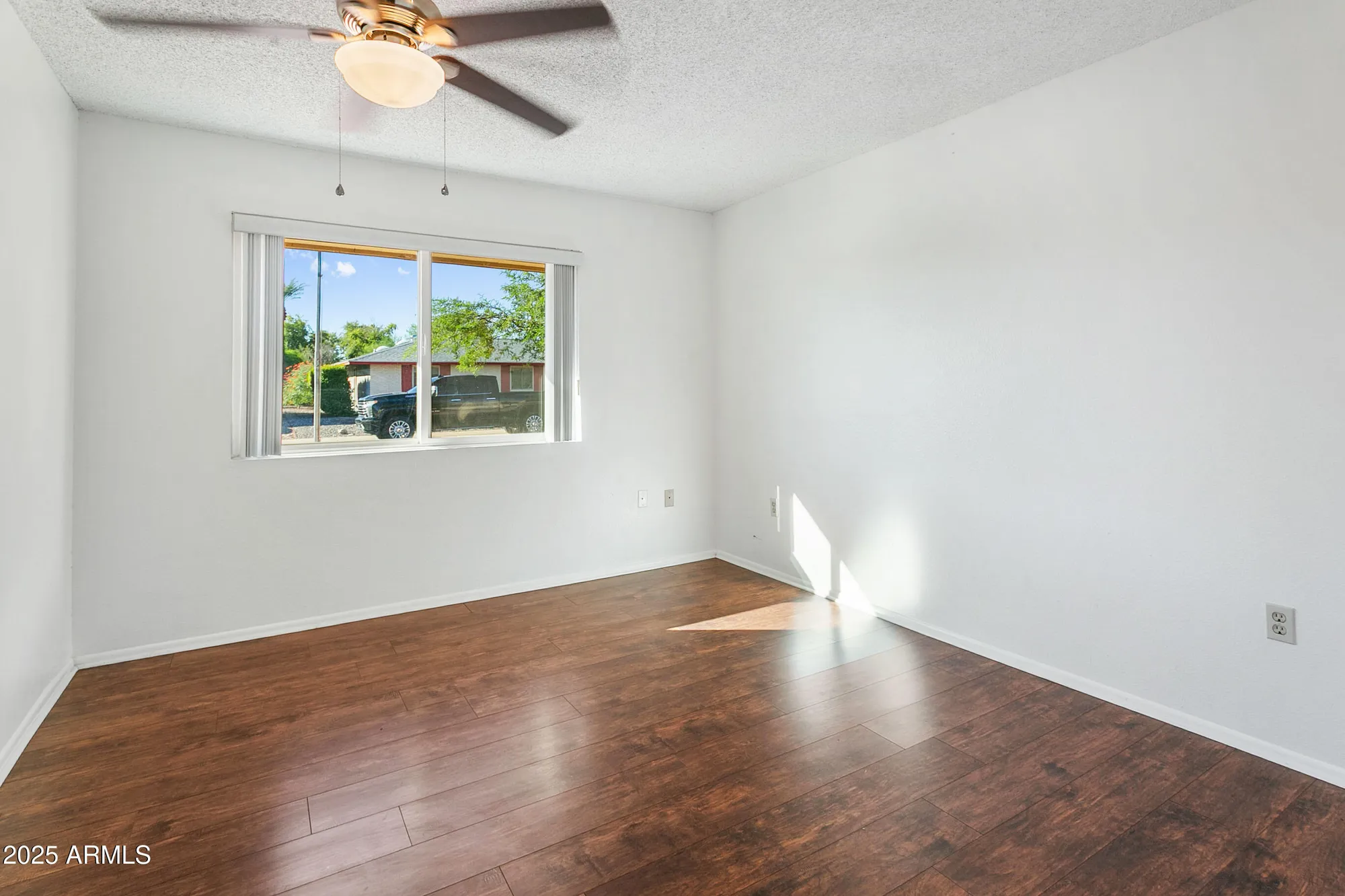 Property Slideshow image 14 of 34 | 9232 w arrowhead dr, Sun City, AZ, 85351