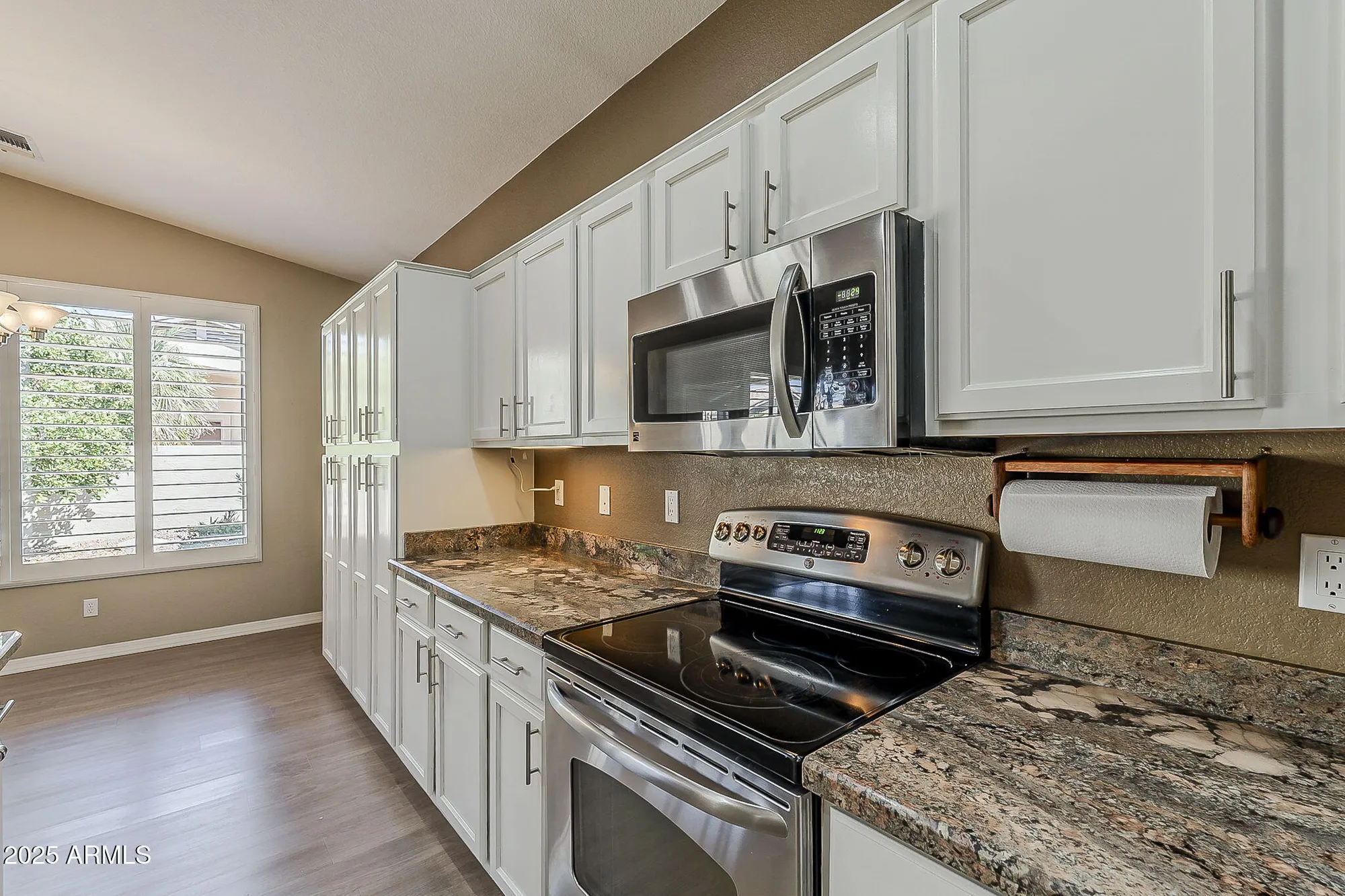 Property Slideshow image 17 of 67 | 4318 e walnut rd, Gilbert, AZ, 85298