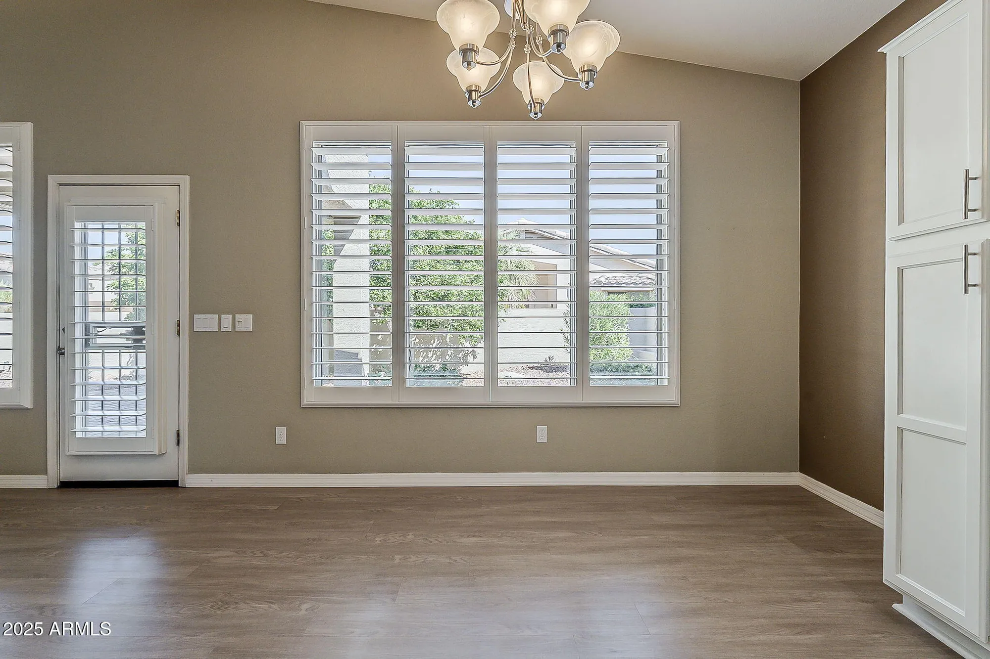 Property Slideshow image 18 of 67 | 4318 e walnut rd, Gilbert, AZ, 85298
