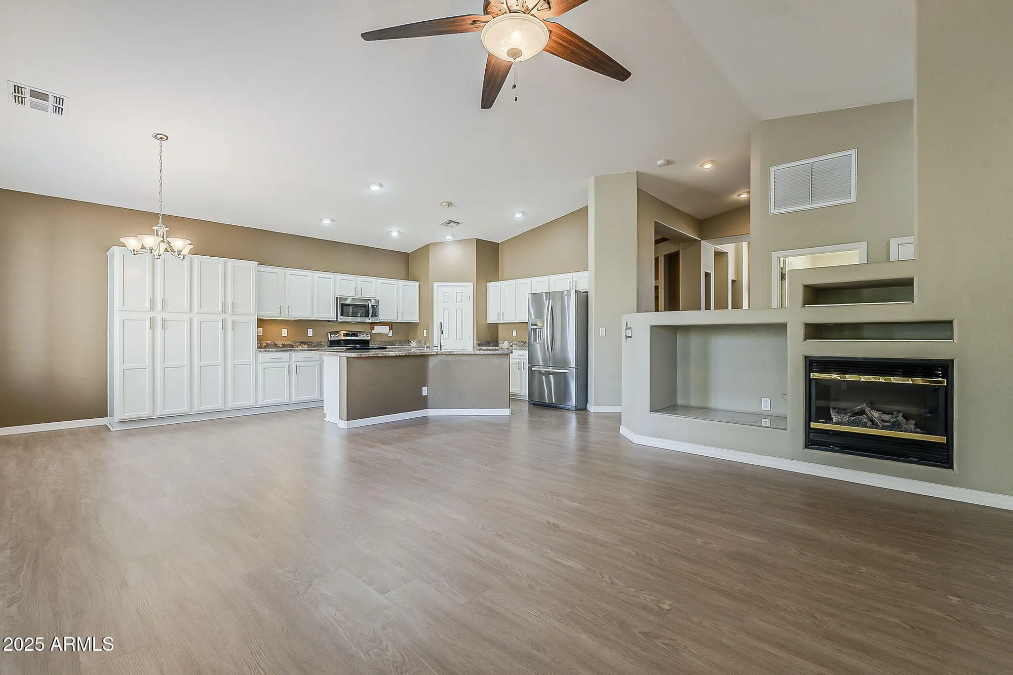 Property Slideshow image 23 of 67 | 4318 e walnut rd, Gilbert, AZ, 85298