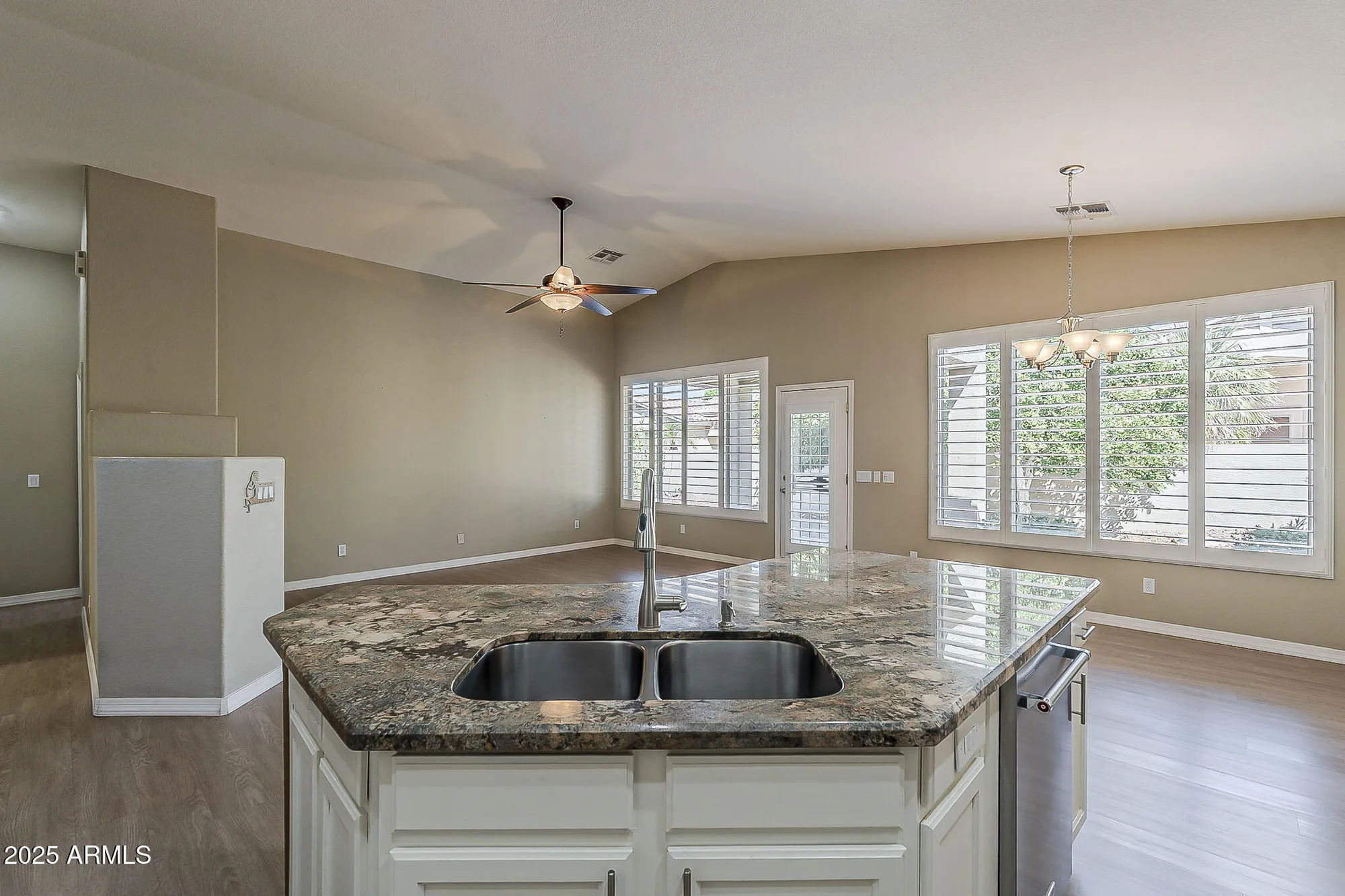 Property Slideshow image 16 of 67 | 4318 e walnut rd, Gilbert, AZ, 85298