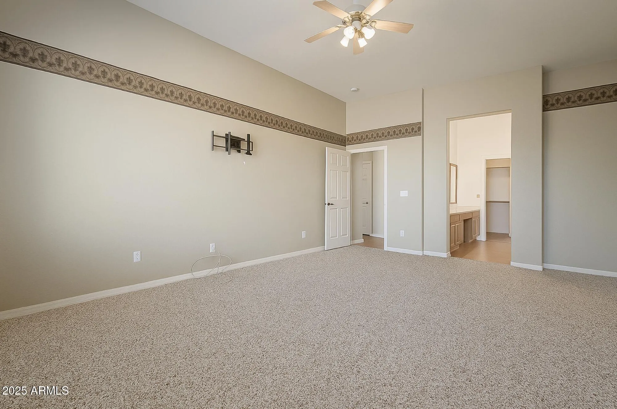 Property Slideshow image 27 of 67 | 4318 e walnut rd, Gilbert, AZ, 85298