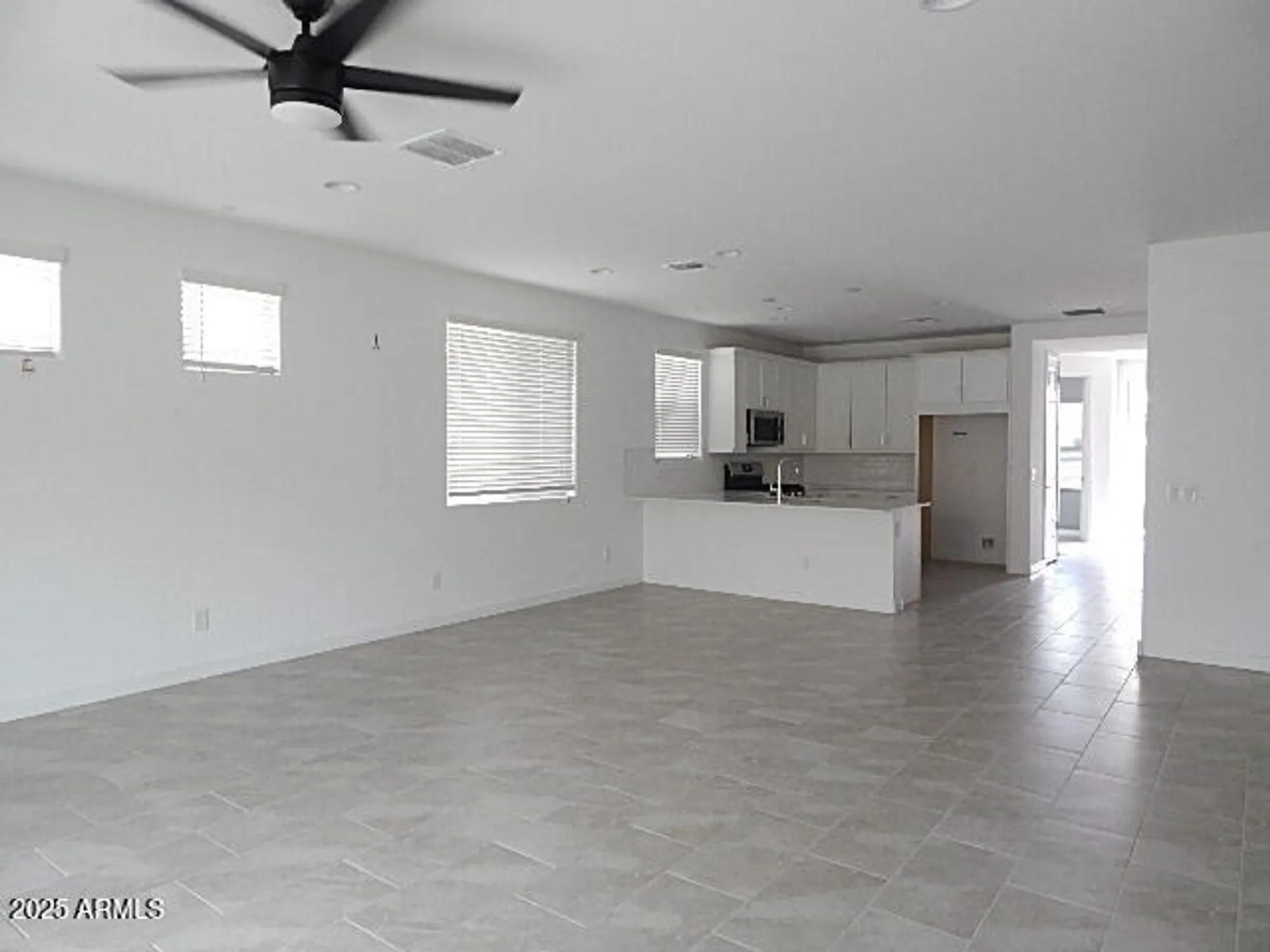 Property Slideshow image 4 of 11 | 24914 n 171st ln, Surprise, AZ, 85387