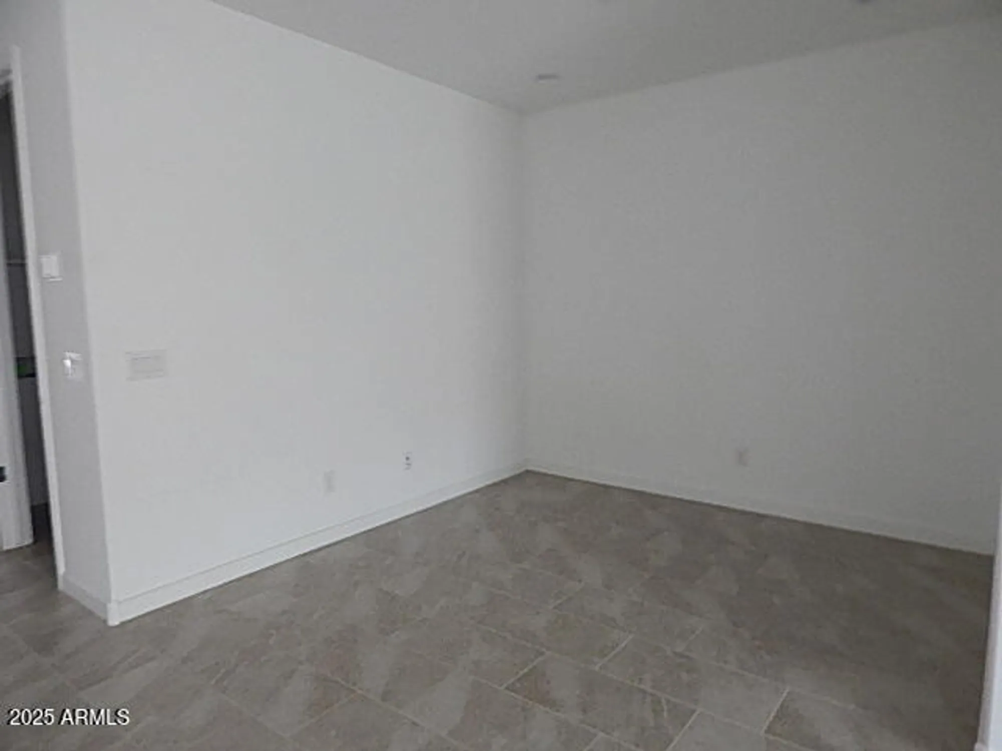 Property Slideshow image 7 of 11 | 24914 n 171st ln, Surprise, AZ, 85387