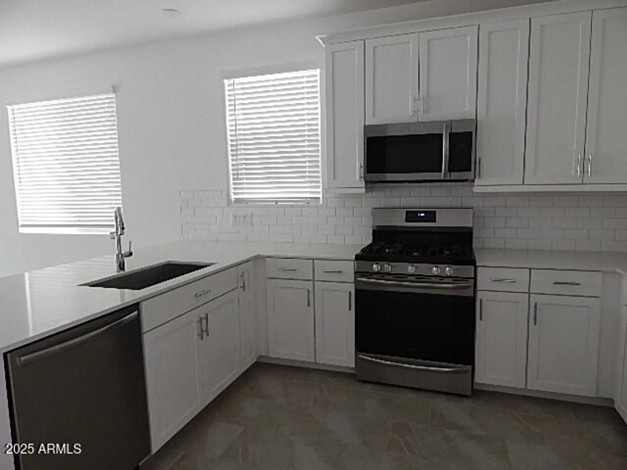 Property Slideshow image 3 of 11 | 24914 n 171st ln, Surprise, AZ, 85387