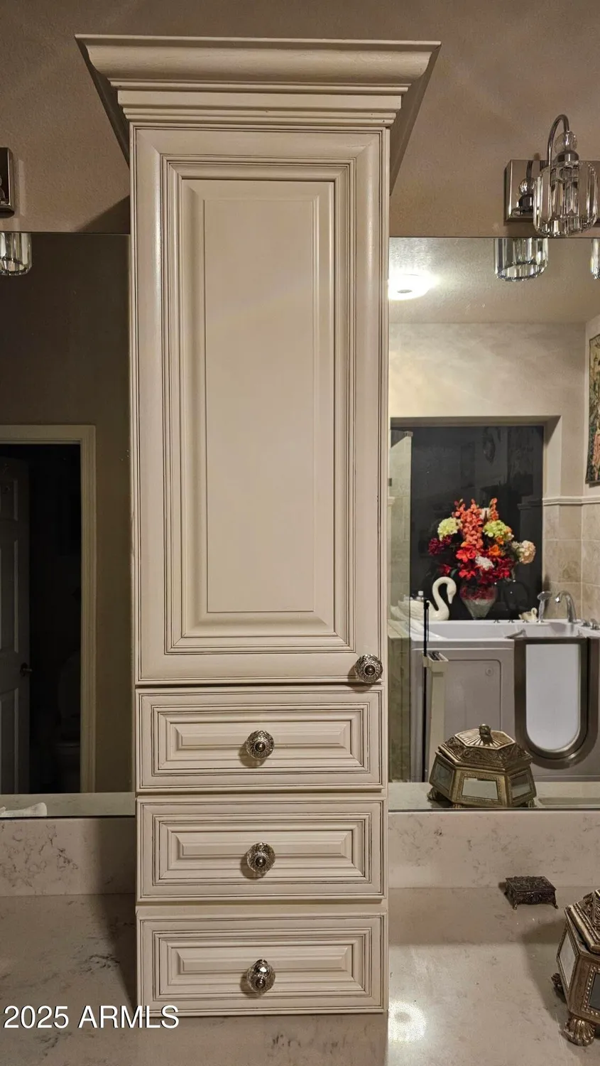 Property Slideshow image 13 of 34 | 4931 s tangerine ln, Gilbert, AZ, 85298