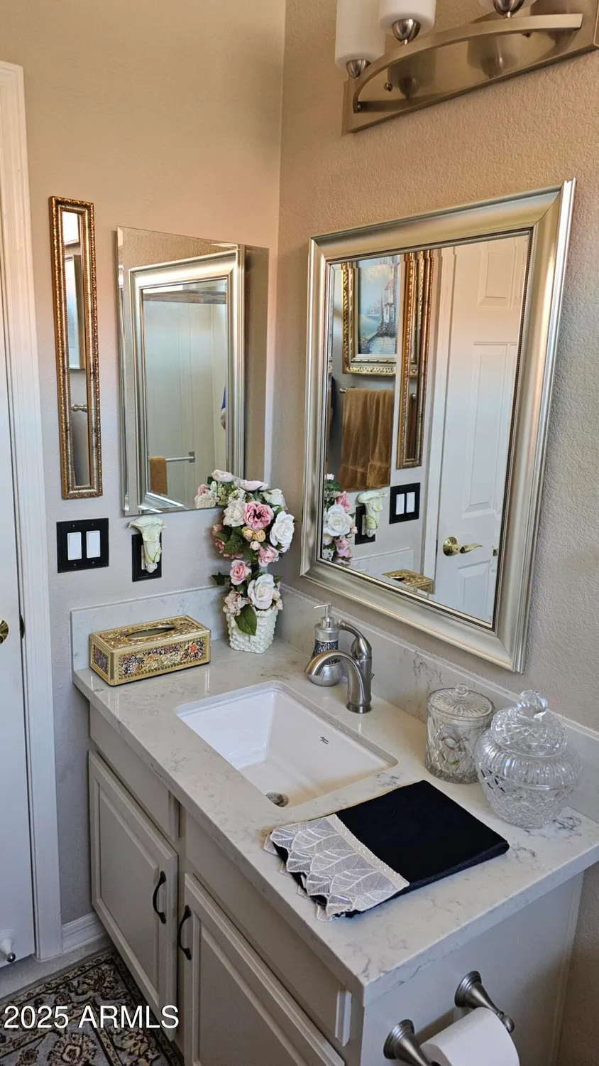 Property Slideshow image 21 of 34 | 4931 s tangerine ln, Gilbert, AZ, 85298
